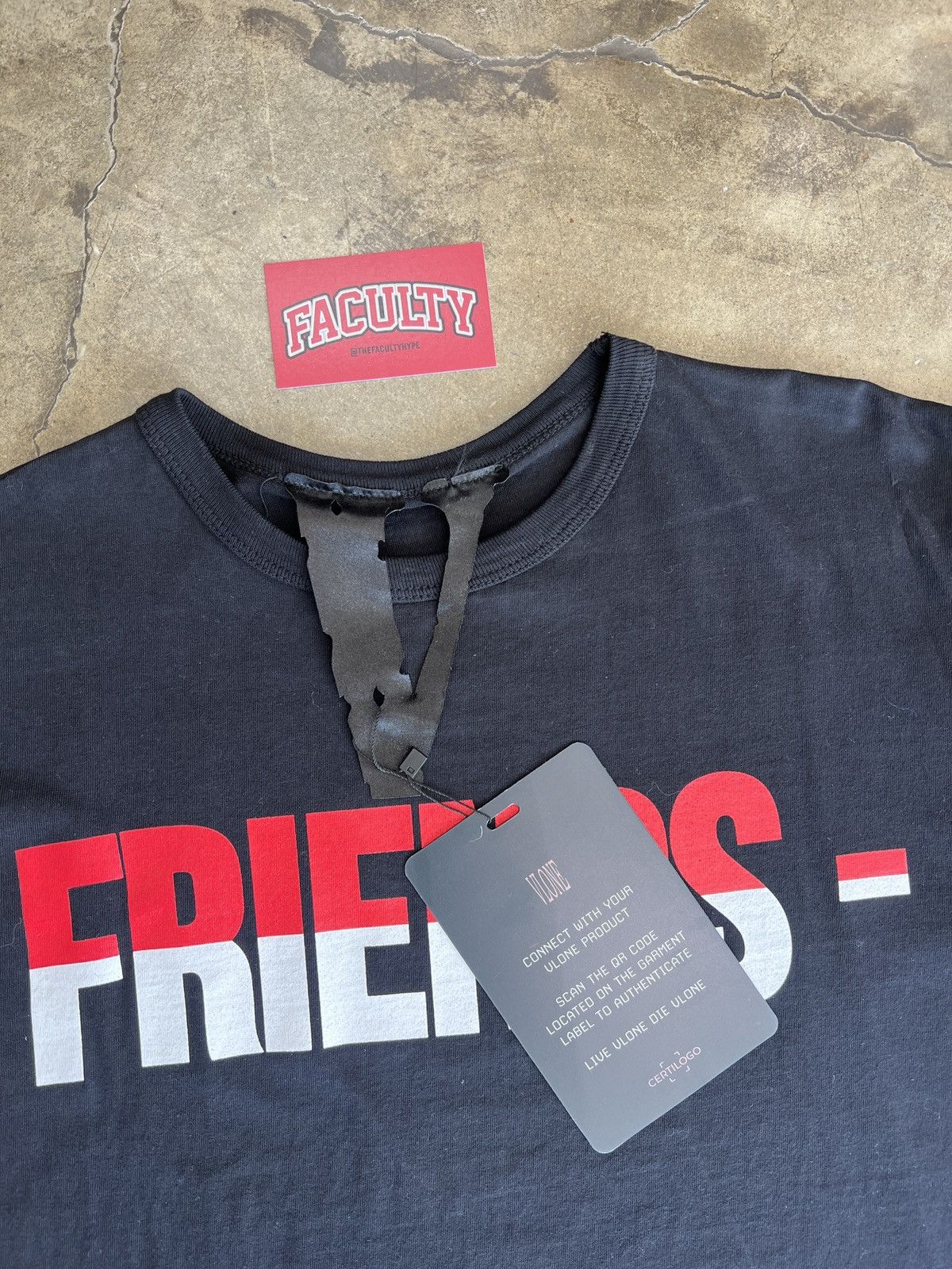 Vlone Vlone Friends Indonesia Tee Medium Size US M / EU 48-50 / 2 - 5 Thumbnail