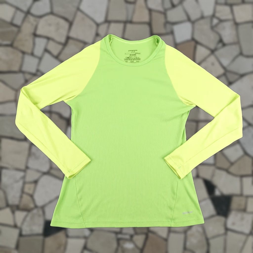 Patagonia Patagonia Shirt Women Small Green Capilene 2 Midweight Baselayer Top Shirt Women Small Green Capilene 2 Midweight Baselayer Performance Top Size S / US 4 / IT 40 - 1 Thumbnail