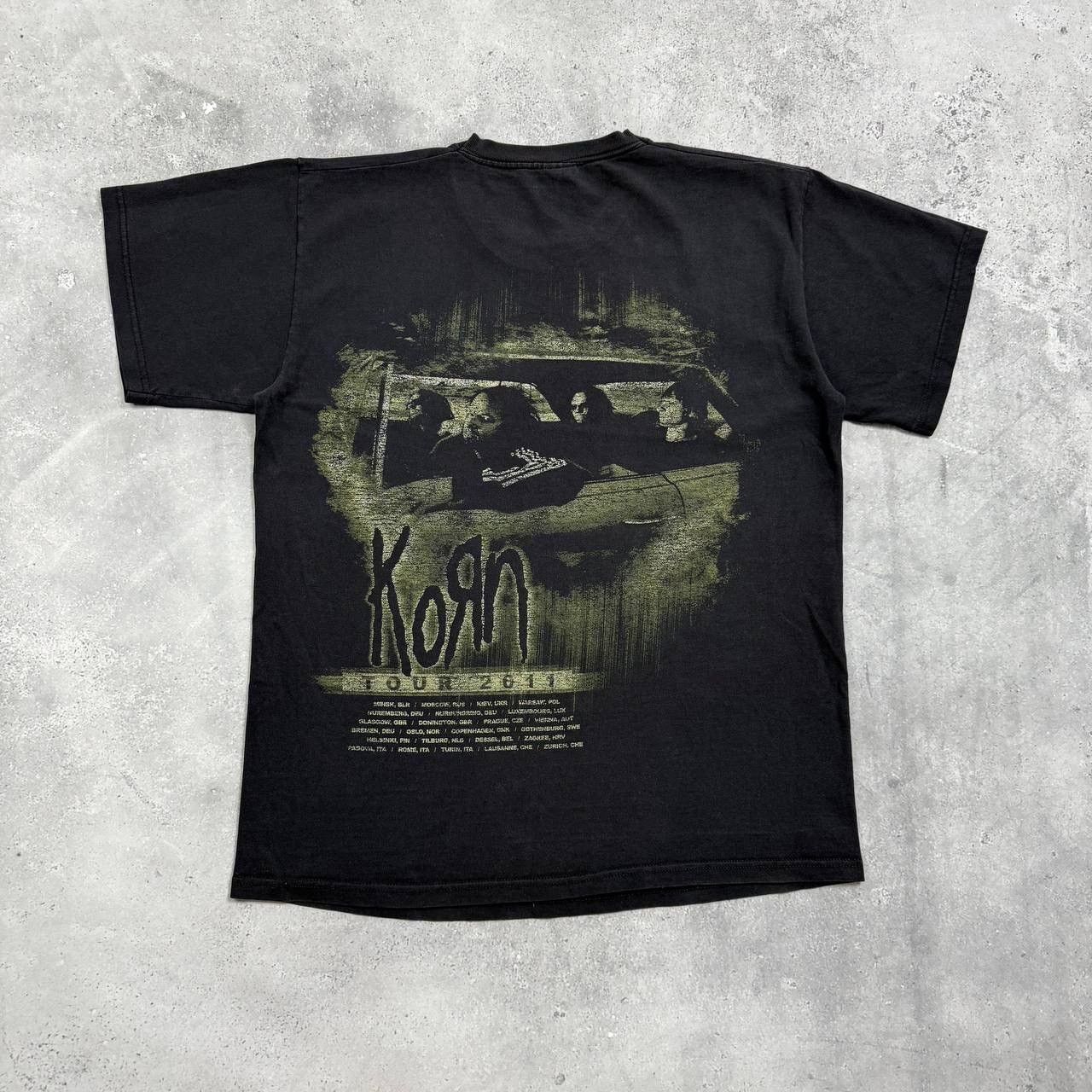 Band Tees Korn Remember Who Are You 2011 Tour Band T Shirt Faded Black Size US L / EU 52-54 / 3 - 2 Thumbnail