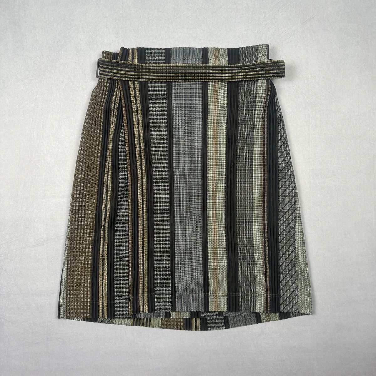 Homme Plisse Issey Miyake FW18 Stripe Patchwork Midi Pleated Skirt Size US 33 - 1 Thumbnail