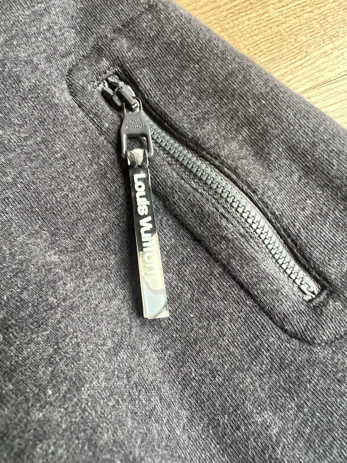 Louis Vuitton Louis vuitton crewneck Size US M / EU 48-50 / 2 - 3 Thumbnail