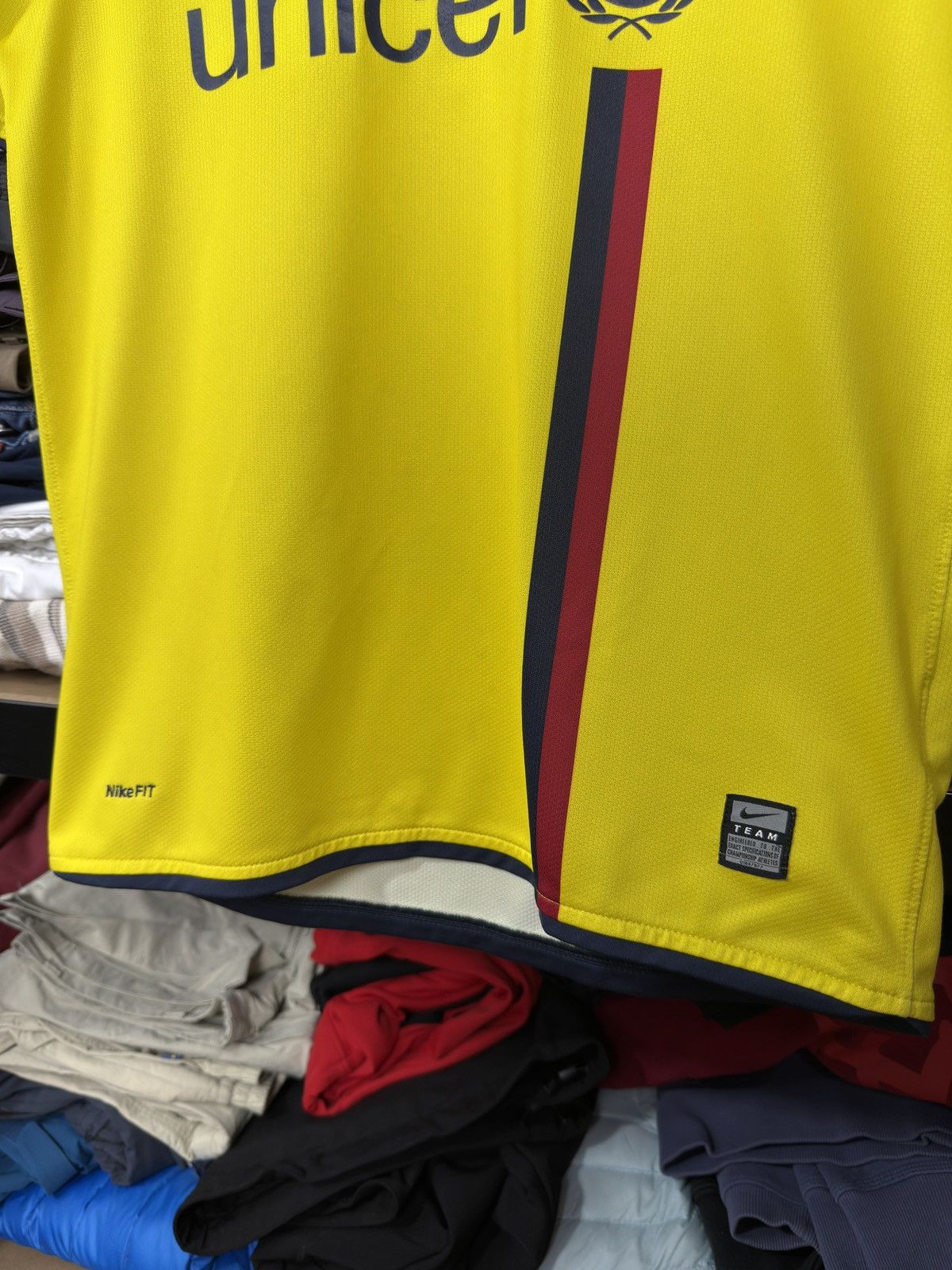 Nike NIKE BARCELONA 2008 2009 AWAY FOOTBALL SHIRT SOCCER JERSEY Size US S / EU 44-46 / 1 - 17 Thumbnail