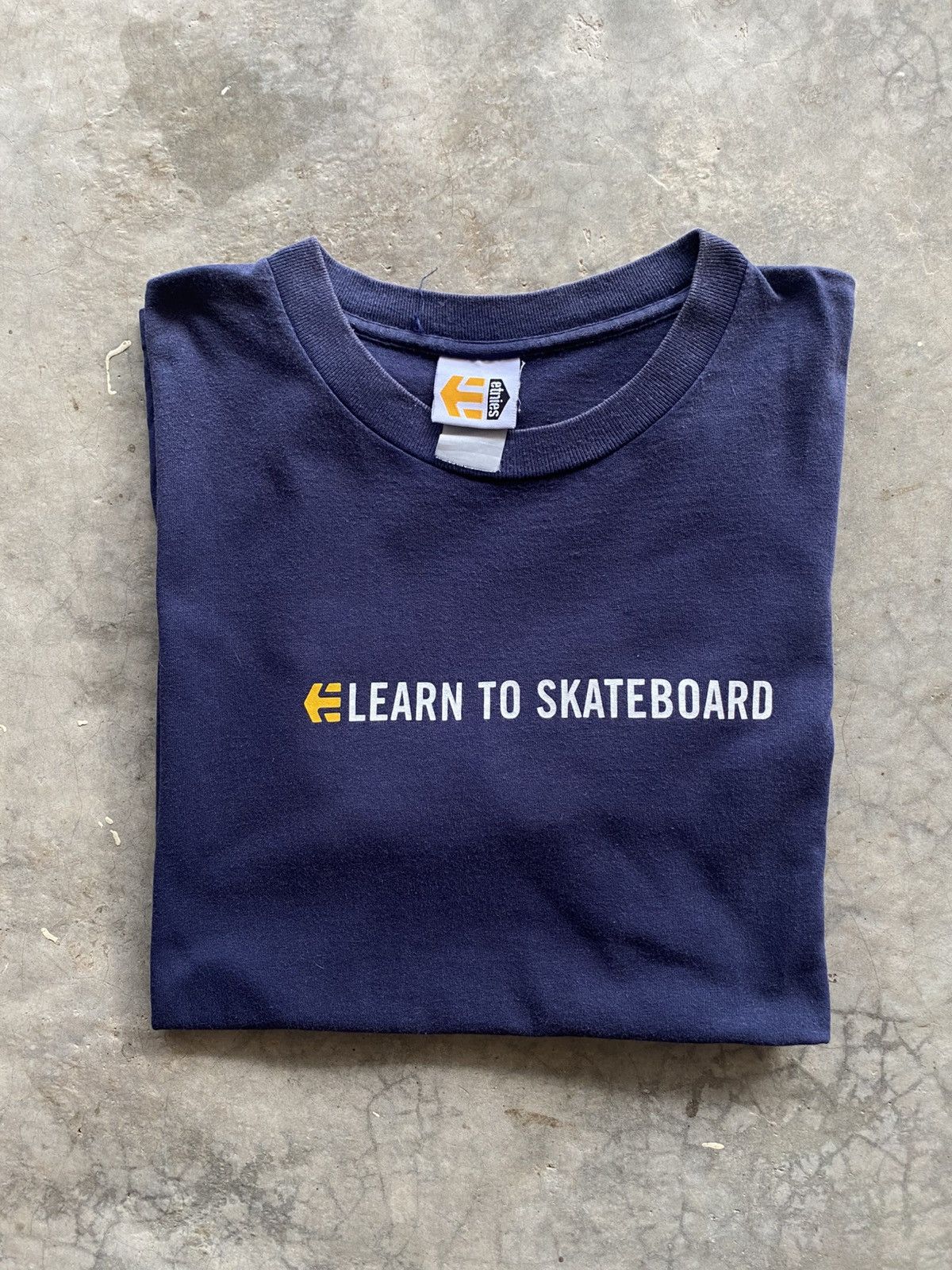 Etnies Vintage Etnies skateboard tee Size US L / EU 52-54 / 3 - 1 Thumbnail