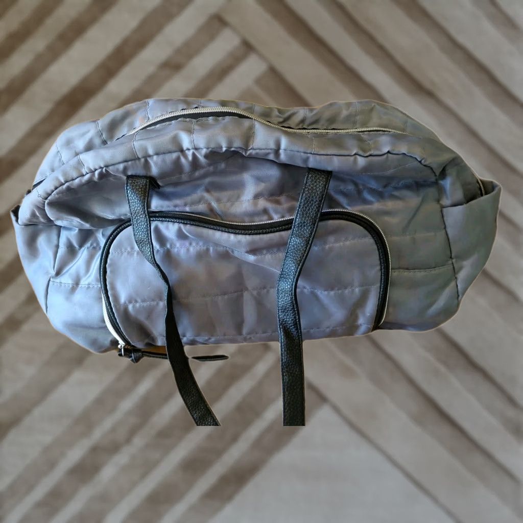 Vintage DSW Duffle Bag Travel Satin Gray Medium Zippered Pocket Women Canvas Polyester Lightweight Nylon Top Handle 13 in Strap Drop 11-13 in Size ONE SIZE - 1 Thumbnail