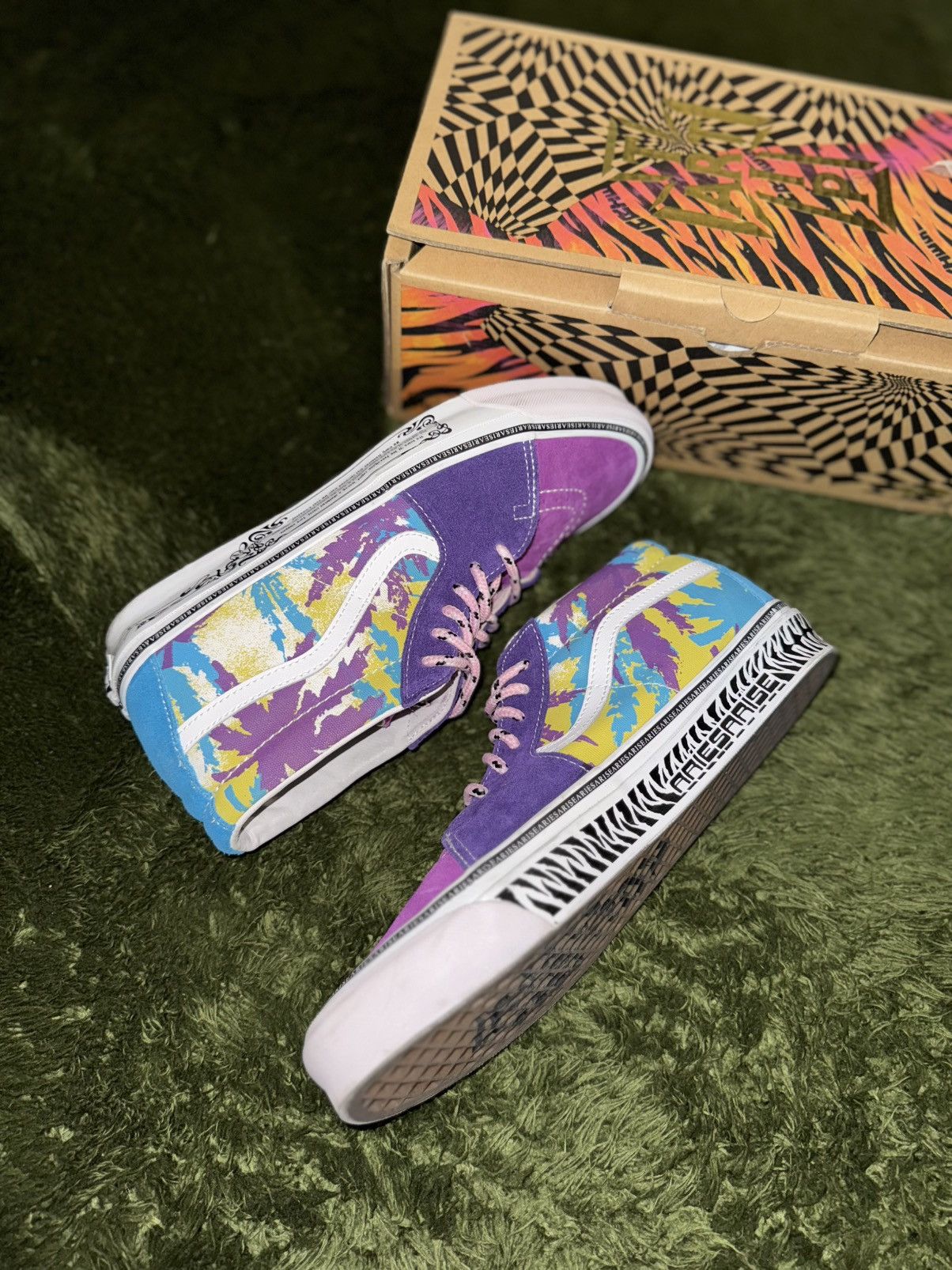 Vans [US10] Vans Vault x Aries Skate Mid Purple Size US 10 / EU 43 - 4 Thumbnail