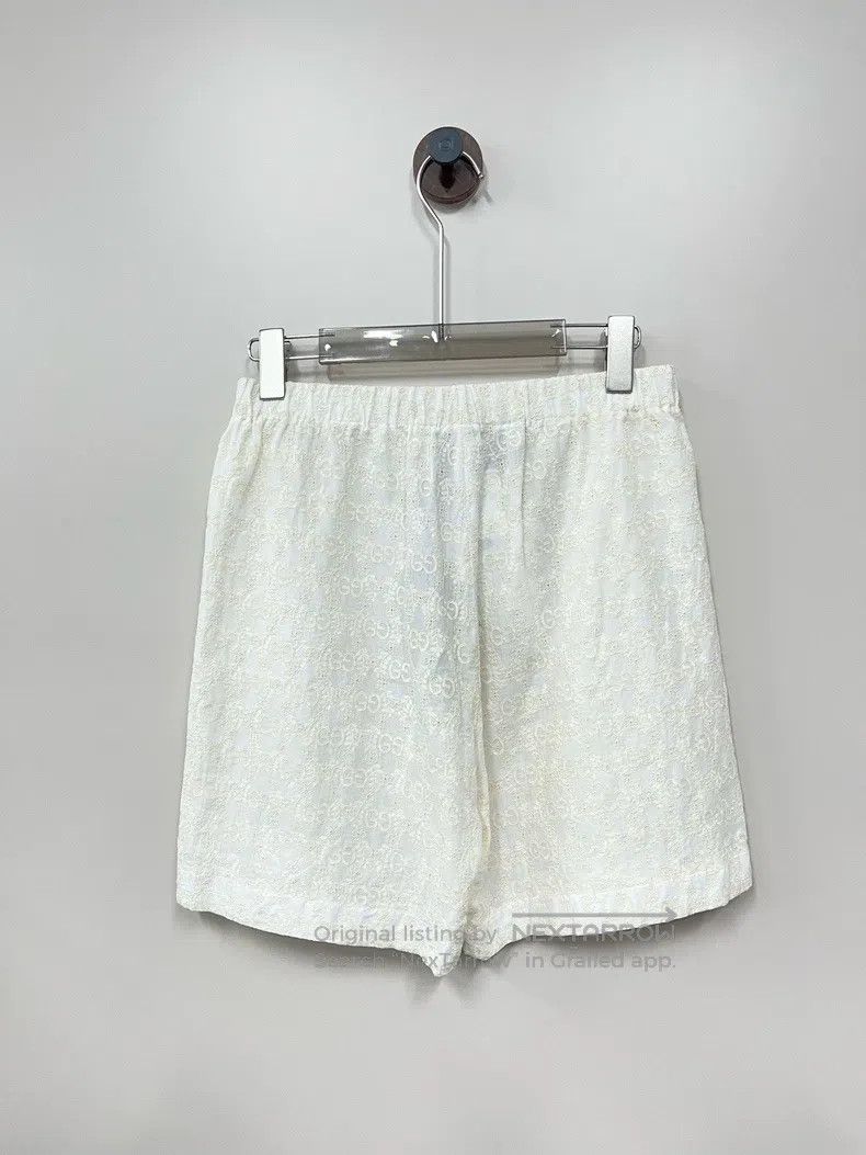 Gucci Gucci Ivory white embroidered old flower full logo shorts Size 26" / US 2 / IT 38 - 2 Thumbnail