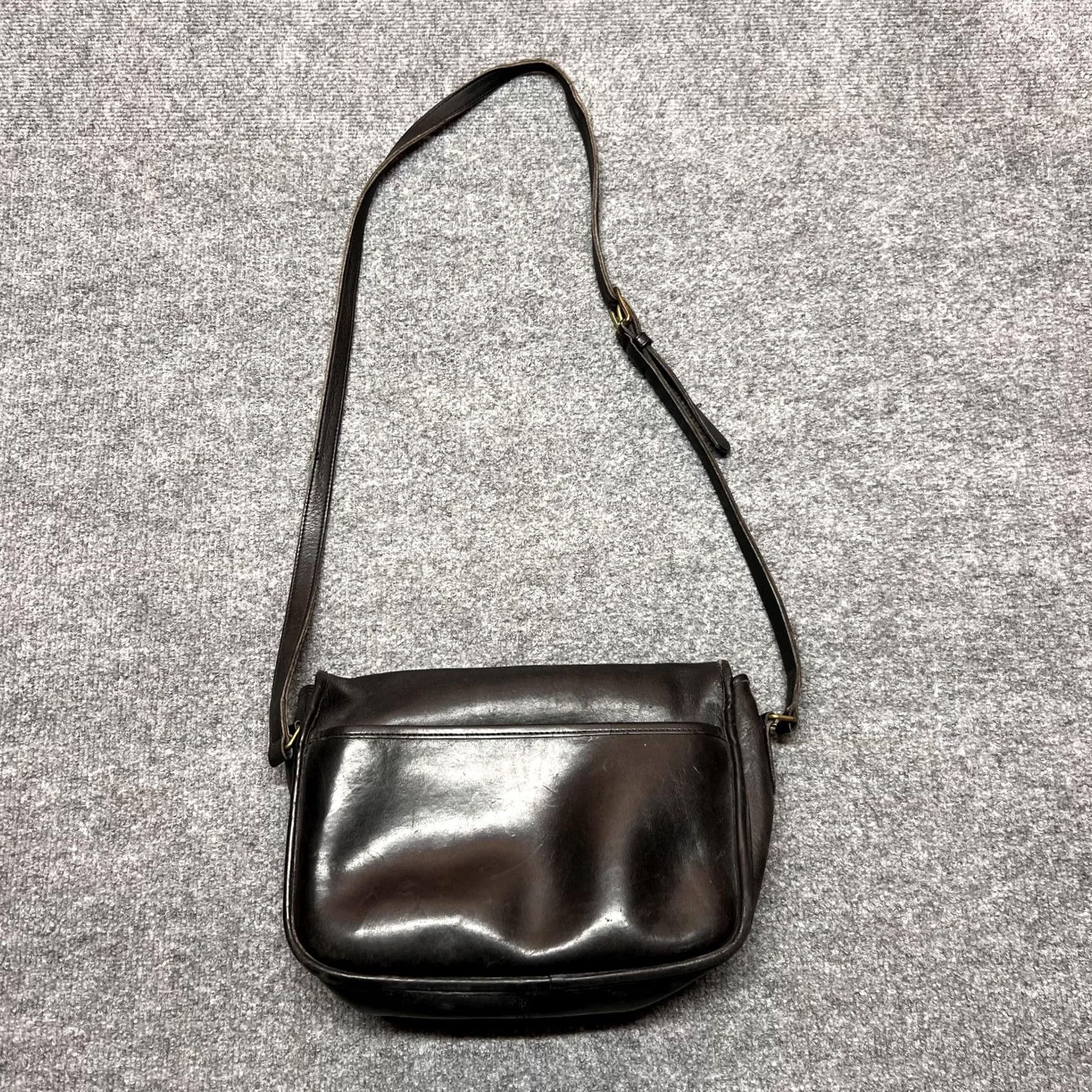Coach VINTAGE Coach Bag Small Black Leather Crossbody Turnlock Made USA Womens Size ONE SIZE - 4 Thumbnail