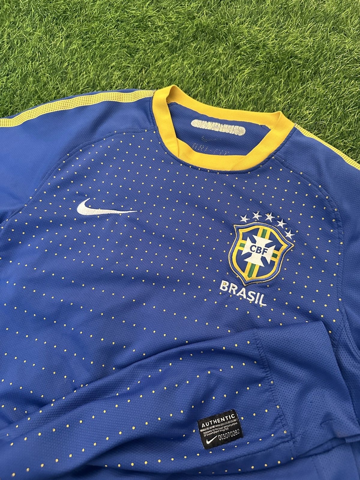 Nike Nike brazil 2010 world cup soccer jersey size Medium Size US M / EU 48-50 / 2 - 3 Thumbnail