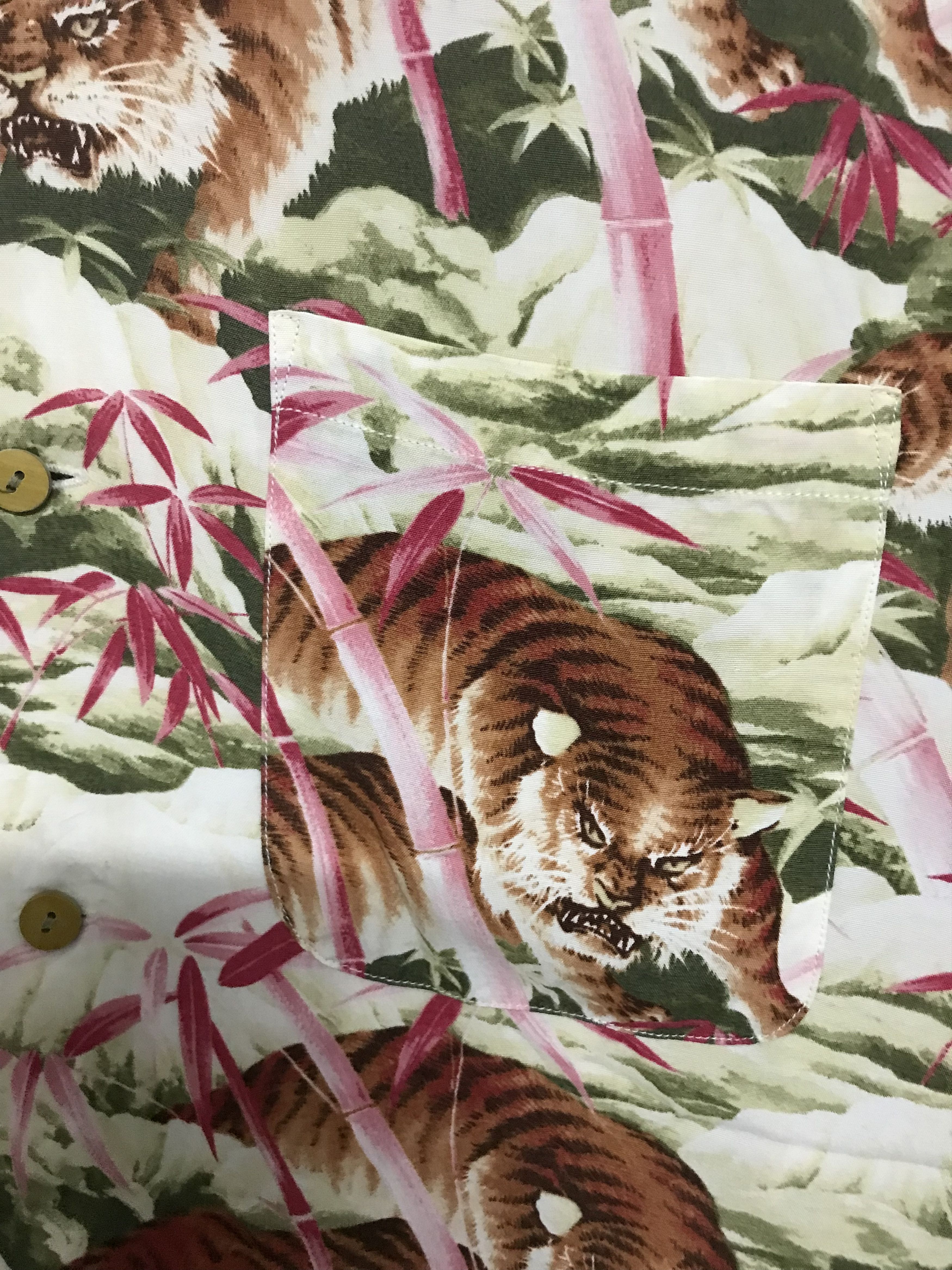 Japanese Brand Hawaiian Tiger Bambo Rayon Shirt Size US L / EU 52-54 / 3 - 5 Thumbnail