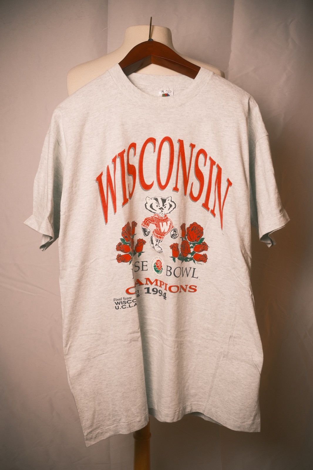 Fruit Of The Loom Vintage Wisconsin Badgers 1994 Rose Bowl Champions T-Shirt Size US XL / EU 56 / 4 - 1 Thumbnail
