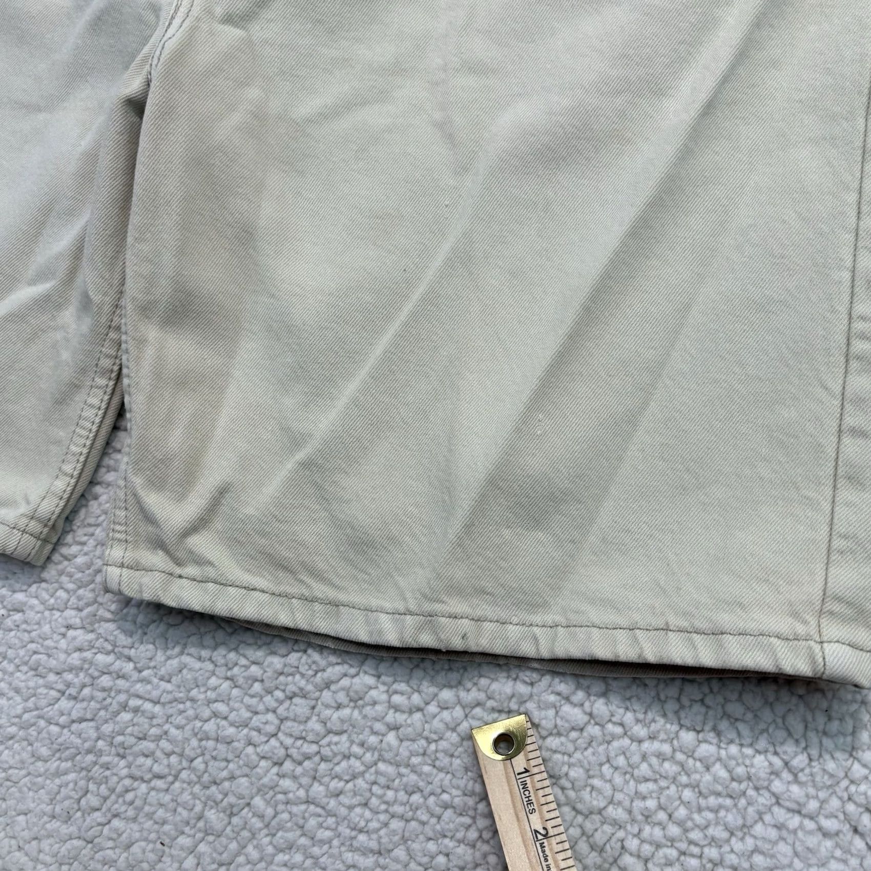 Levi's VINTAGE Levi's 550 Relaxed Fit Jean Shorts Cream Denim Size 44 Jorts Size US 44 / EU 60 - 2 Thumbnail