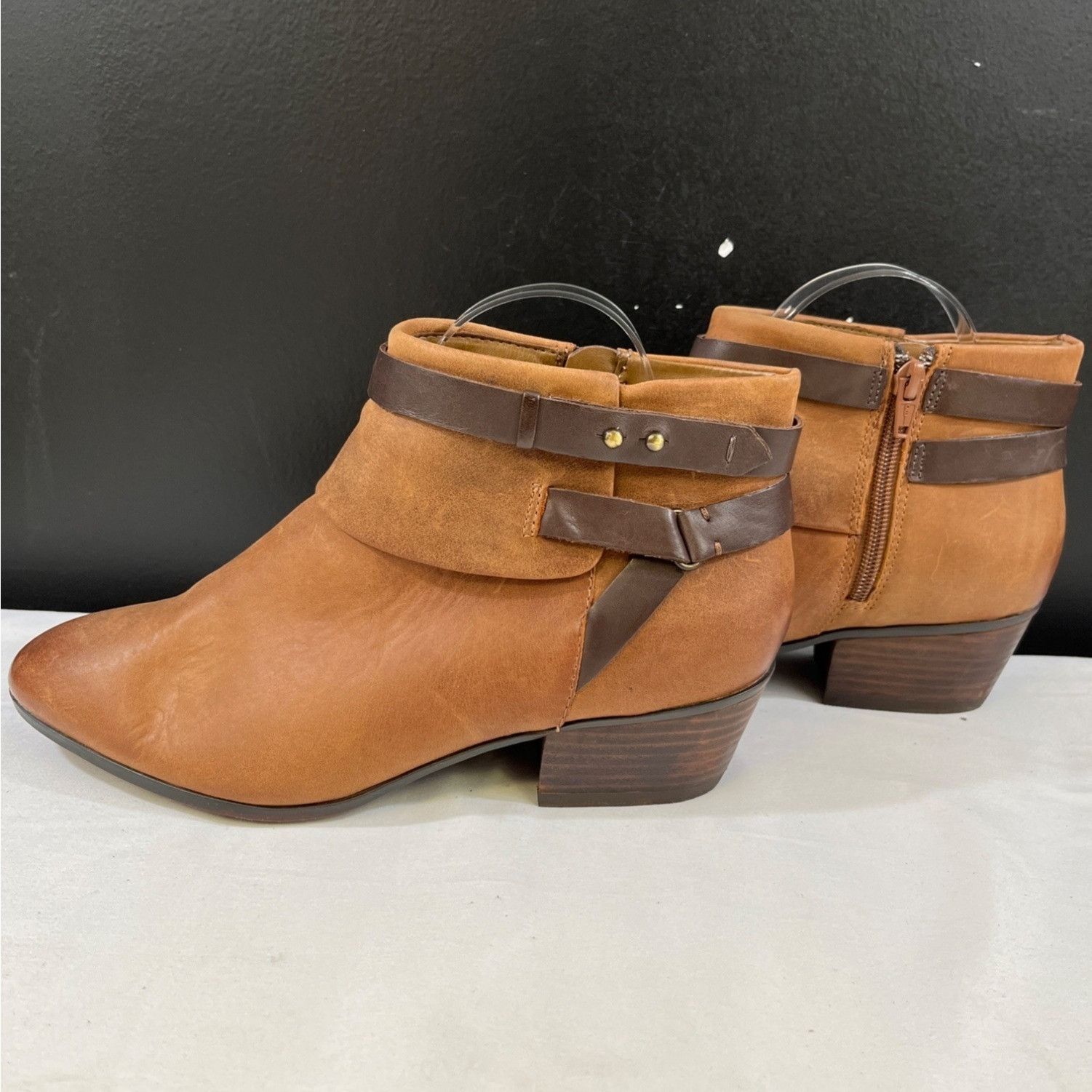 Clarks Clarks Womens Tan Ankle Heel Boots Size 8.5M SKU 6601 Size US 8.5 / IT 38.5 - 5 Thumbnail