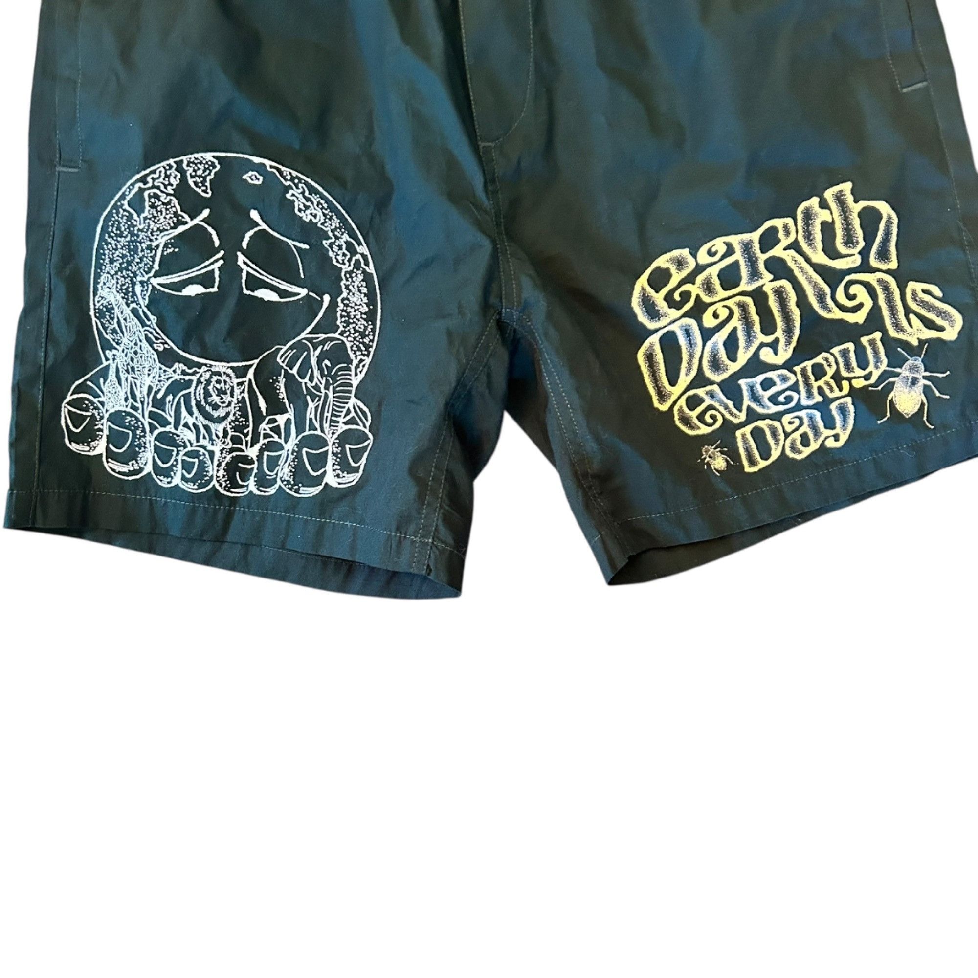 Other Kingdom Wildlife Earth Day Is Everyday Shorts S Size US 29 - 3 Thumbnail