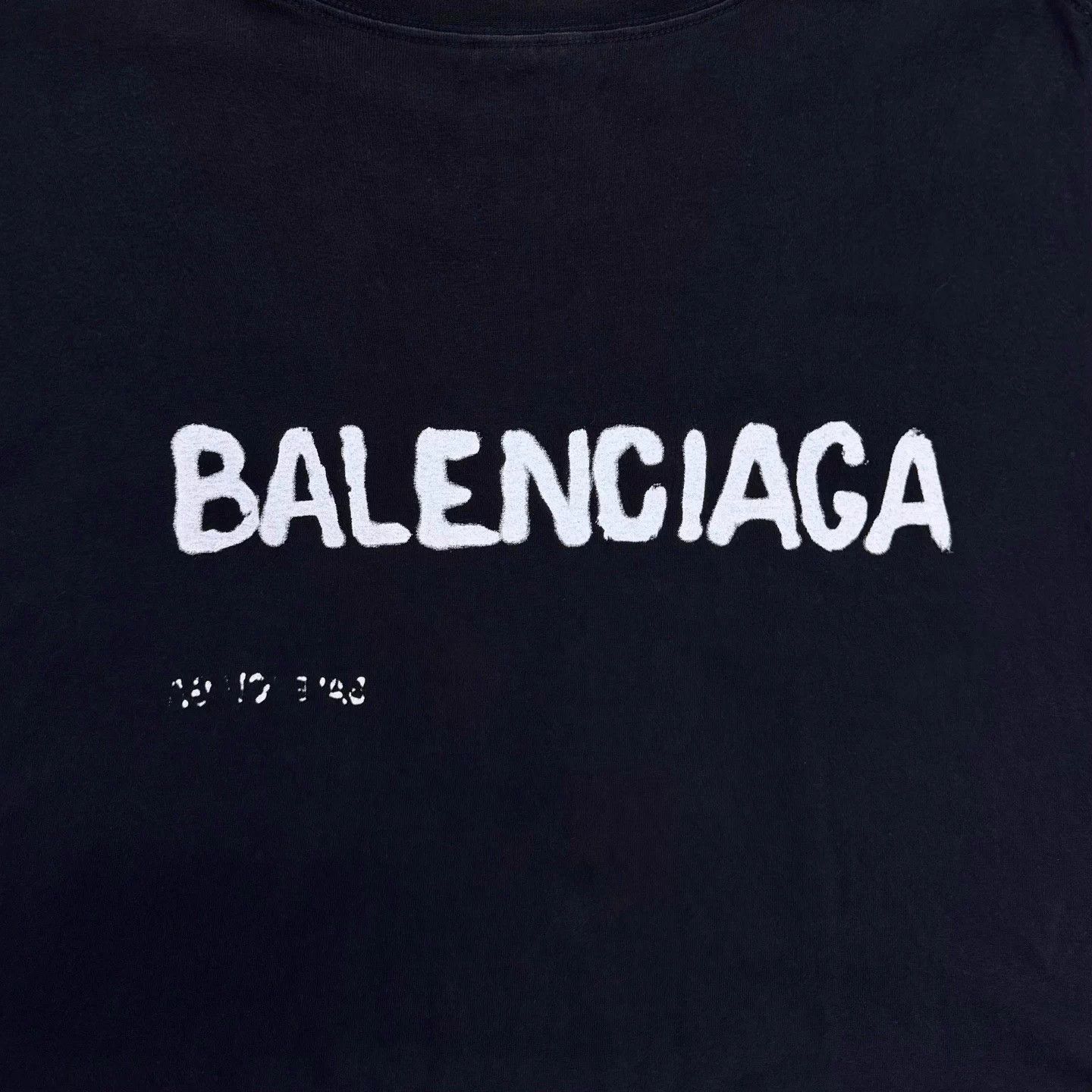 Balenciaga Balenciaga Black Washed Sprayed Faded Logo OS M Tee Size US M / EU 48-50 / 2 - 4 Thumbnail
