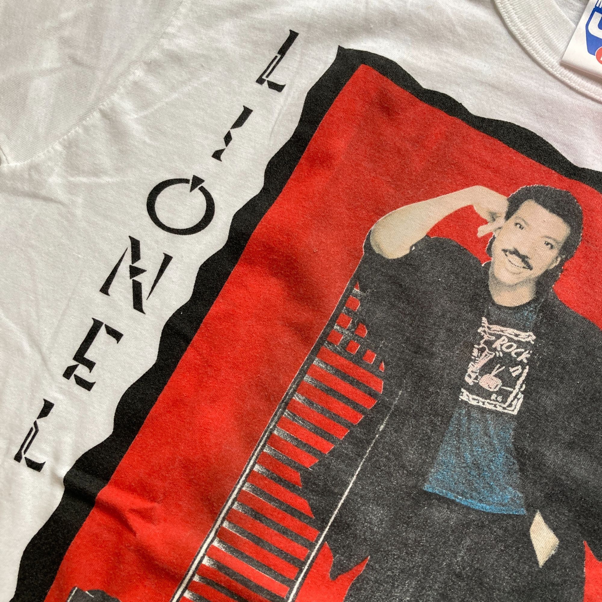 Other Vintage Lionel Richie Outrageous Tour 1986 White Graphic T-S Size US L / EU 52-54 / 3 - 5 Thumbnail