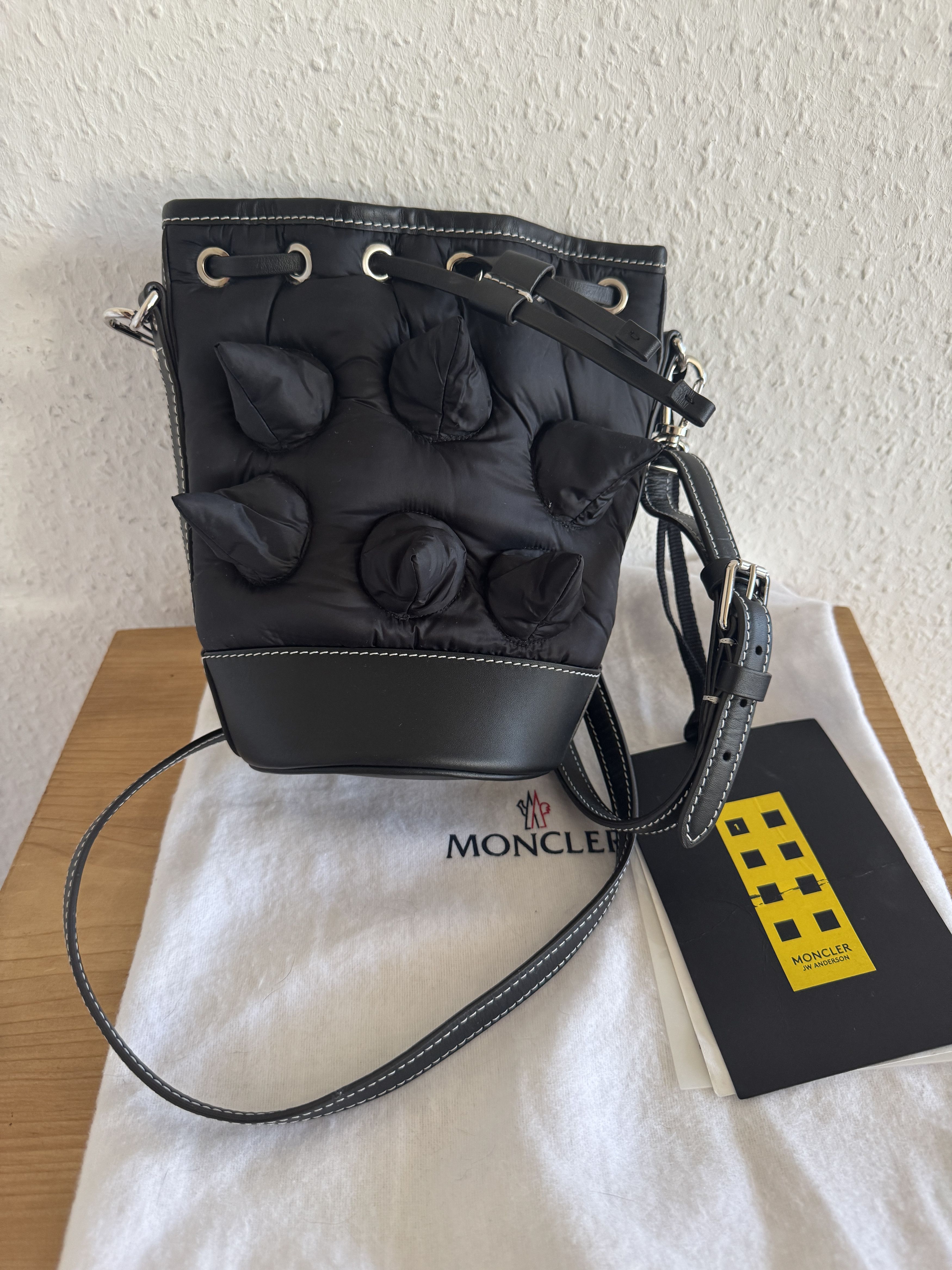 JW Anderson × Moncler Spike Critter Padded Bucket Bag Size ONE SIZE - 1 Thumbnail