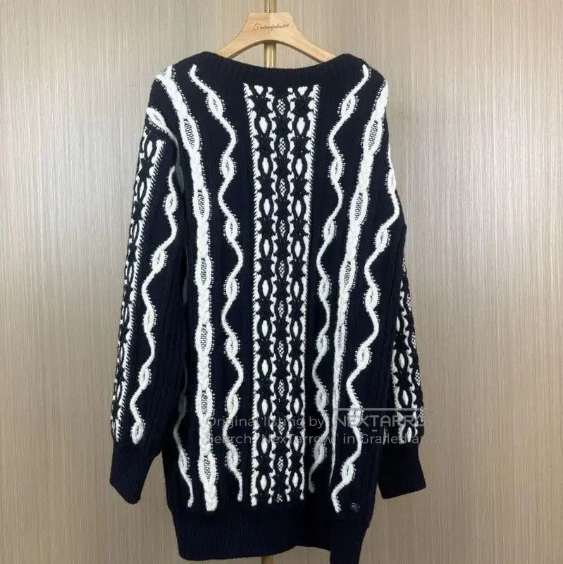 Chanel Chanel Colorblock Wool Sweater for Women . Size XS / US 0-2 / IT 36-38 - 1 Thumbnail