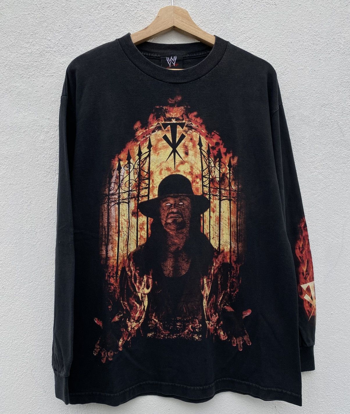 WWE Vintage Rare The Undertaker Hell’s Gate Flame Long Sleeve Size US L / EU 52-54 / 3 - 5 Thumbnail