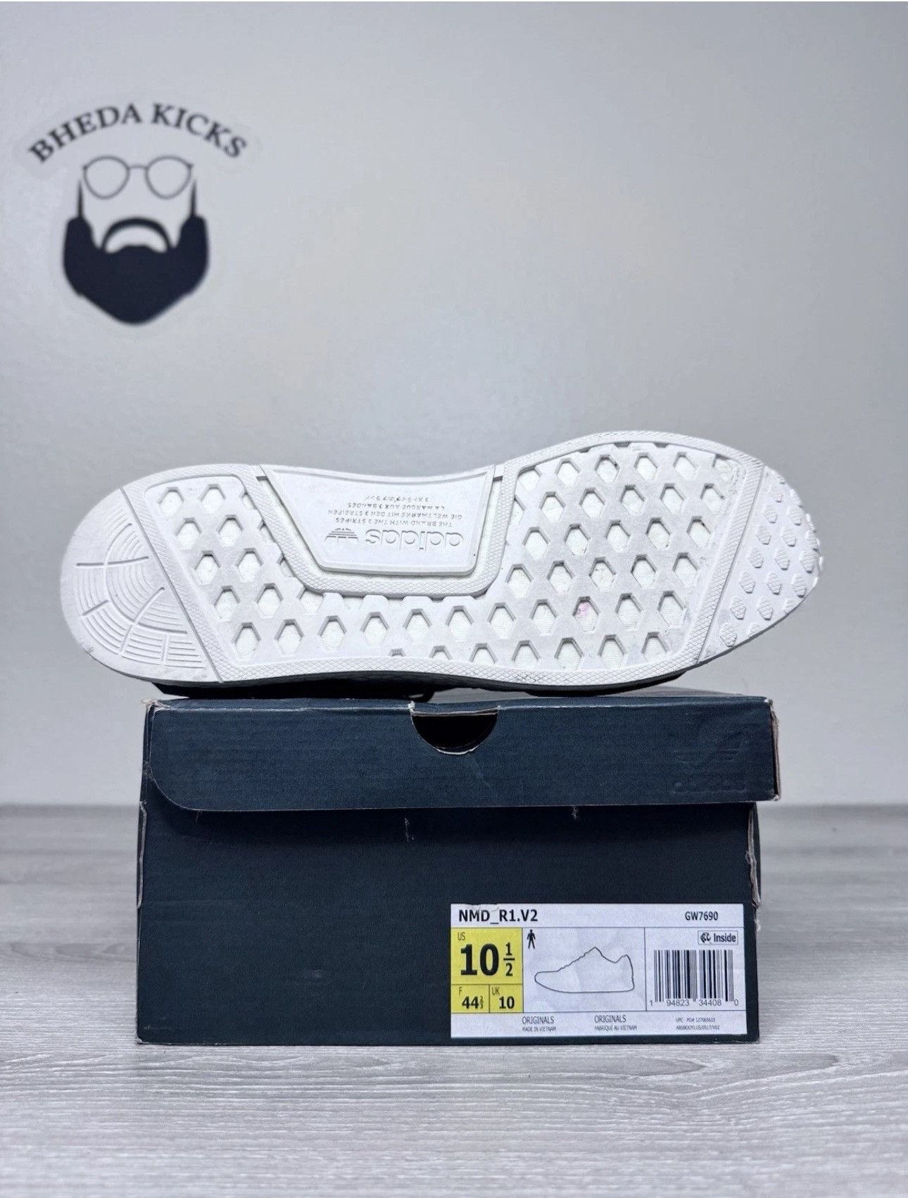 Adidas Adidas NMD R1.V2 GW7690 size 10.5 Size US 10.5 / EU 43-44 - 9 Thumbnail