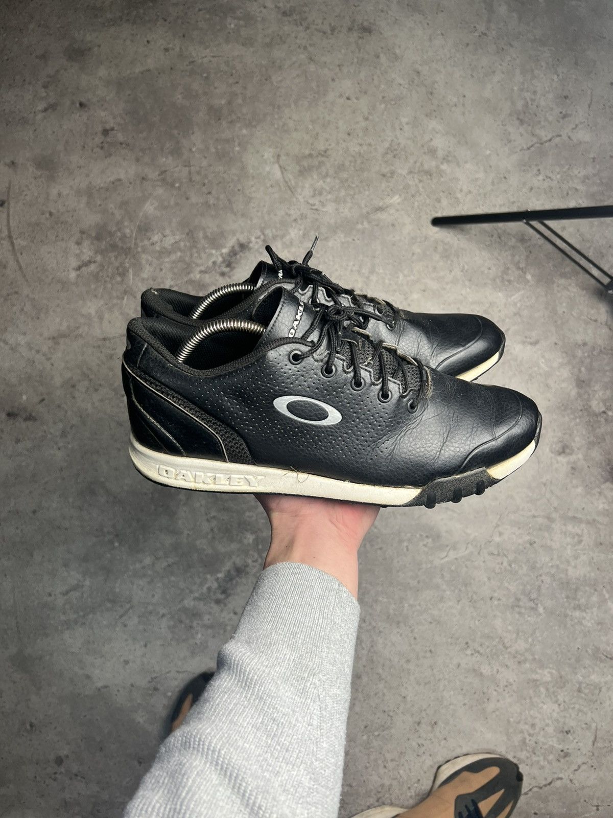 Oakley Vintage Oakley 2000s Shoes Black Leather Sneakers Size US 12 / EU 45 - 2 Thumbnail