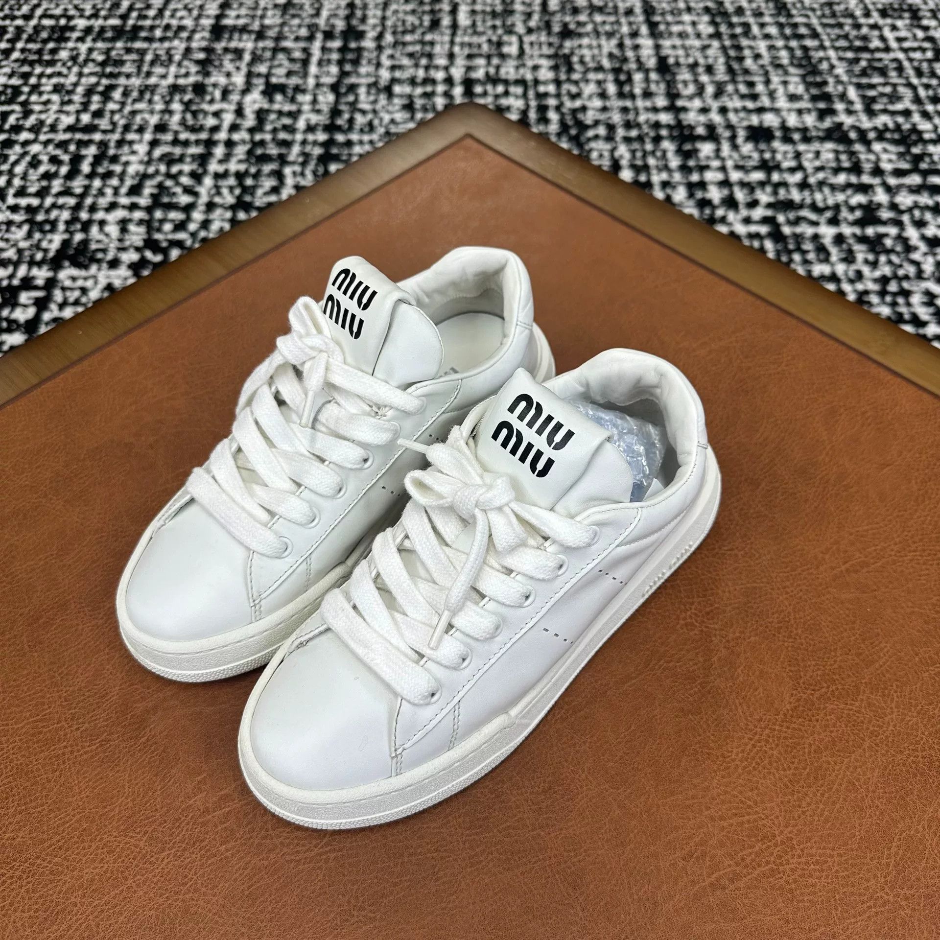 Miu Miu Miu Miu Leather White Lowtop Sneakers it_37 Women Size US 7 / IT 37 - 1 Thumbnail