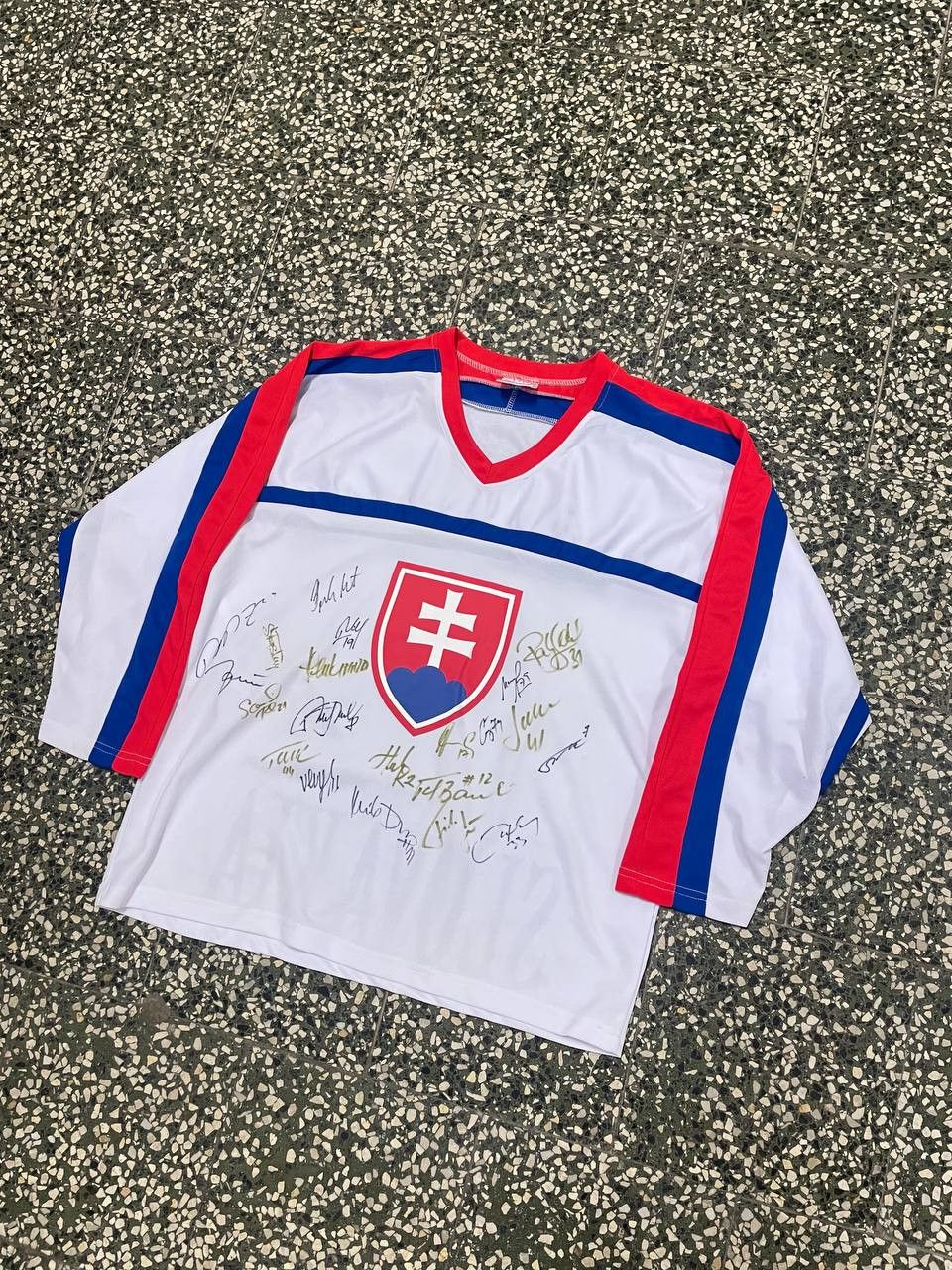 NHL Vintage Slovakia NHL hockey autographed national teamjersey Size US XL / EU 56 / 4 - 1 Thumbnail