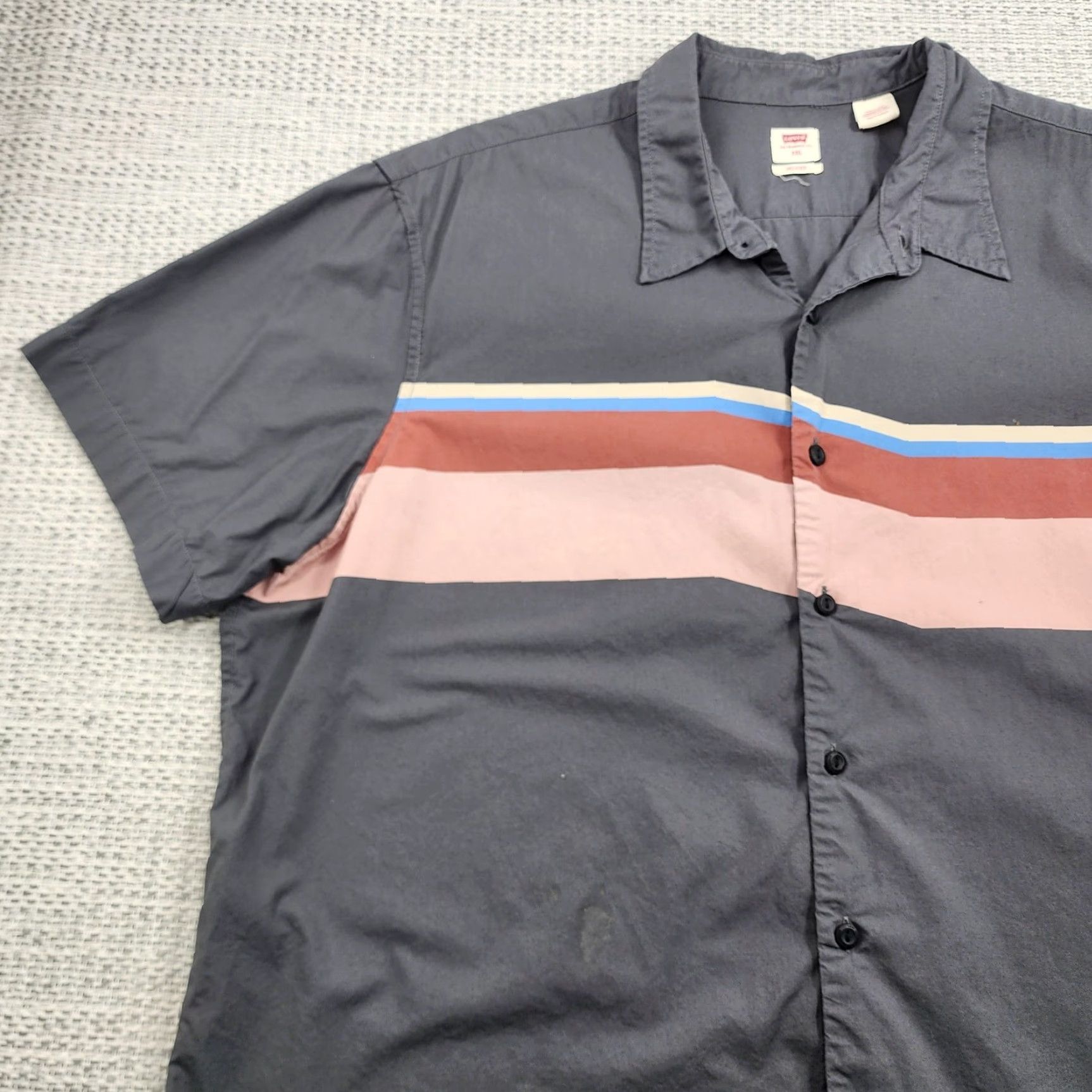 Levi's Levi's Shirt Mens 2XL Gray Relaxed Short Sleeve Button Up Chest Stripe Casual Size US XXL / EU 58 / 5 - 3 Thumbnail