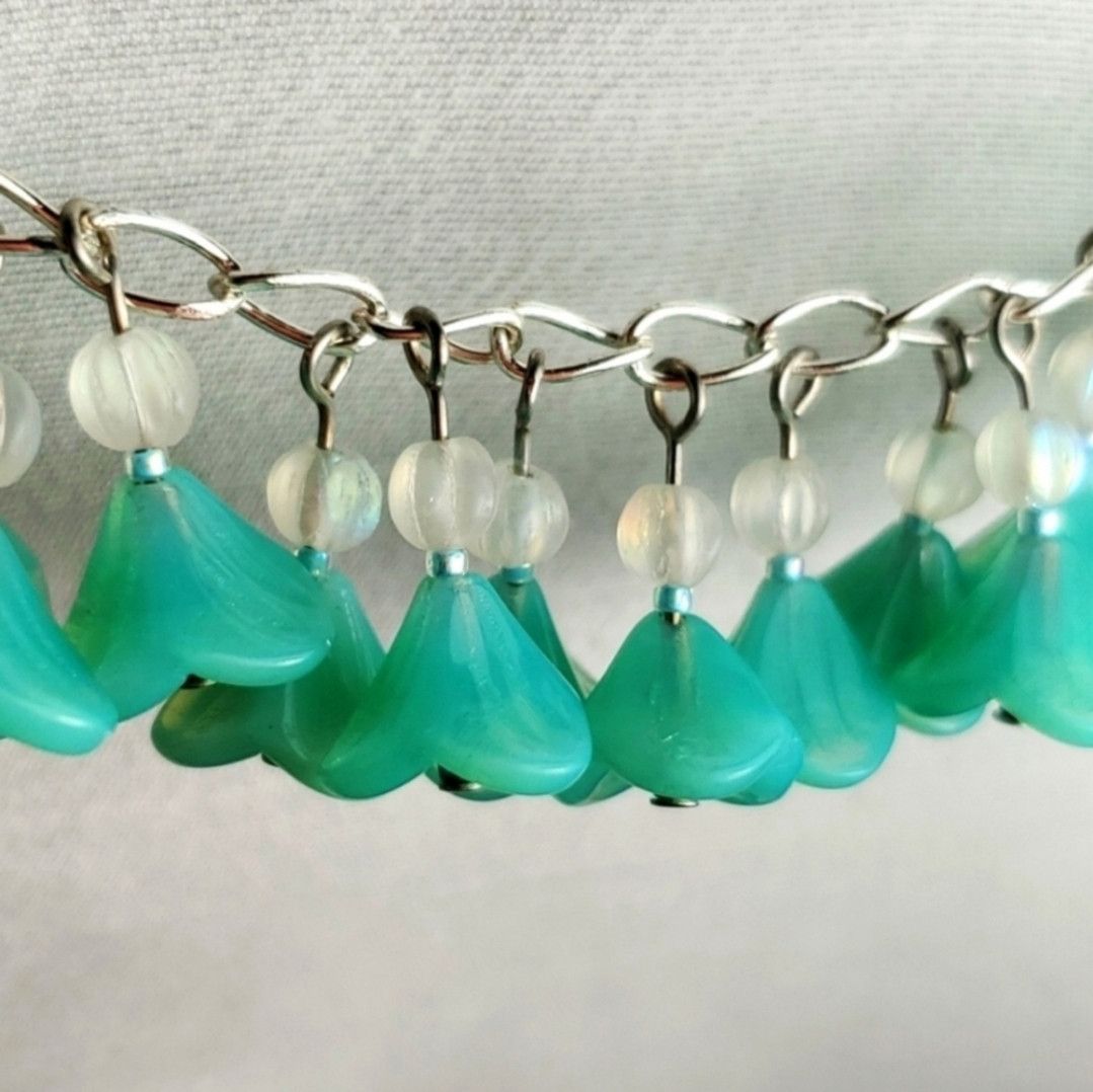 Handmade Charm Bracelet 6.5" Handmade Mint Phosphorus Green Flower Size ONE SIZE - 4 Thumbnail