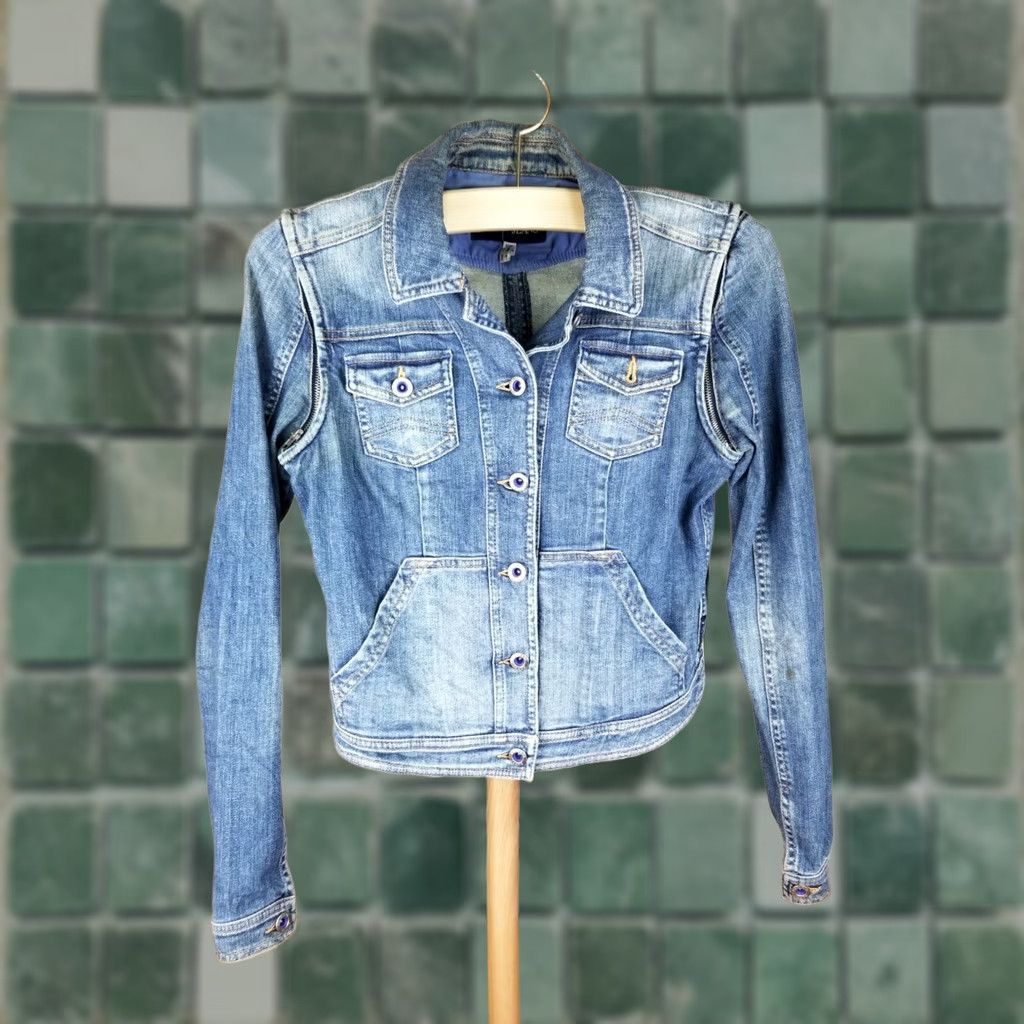 Vintage ARMANI Jeans Denim Jacket Womens 4 Jacket Blue Camouflage Cotton Lined 15 17 25 Cross Shoulder Chest Shoulder to Cuff Features Straps" Size 27" / US 4 / IT 40 - 1 Thumbnail