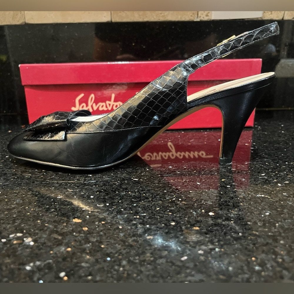Salvatore Ferragamo Salvatore Ferragamo Black Croc Textured Heels Size US 9.5 / IT 39.5 - 1 Thumbnail
