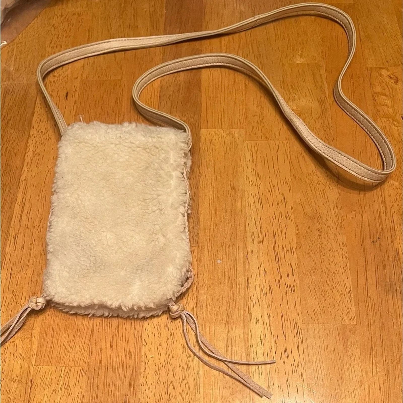 Free People Free People Bungalow Crossbody bag. Boho bag faux fleece Size ONE SIZE - 1 Thumbnail