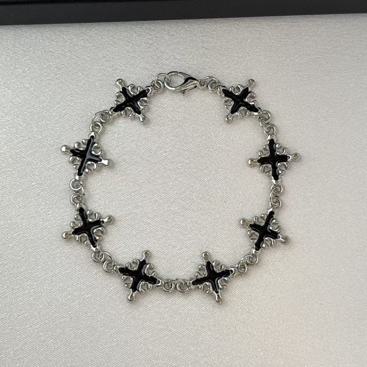 Other Cross Link Chain Bracelet for Men Women Streetwear Hip Hop Size ONE SIZE - 1 Thumbnail