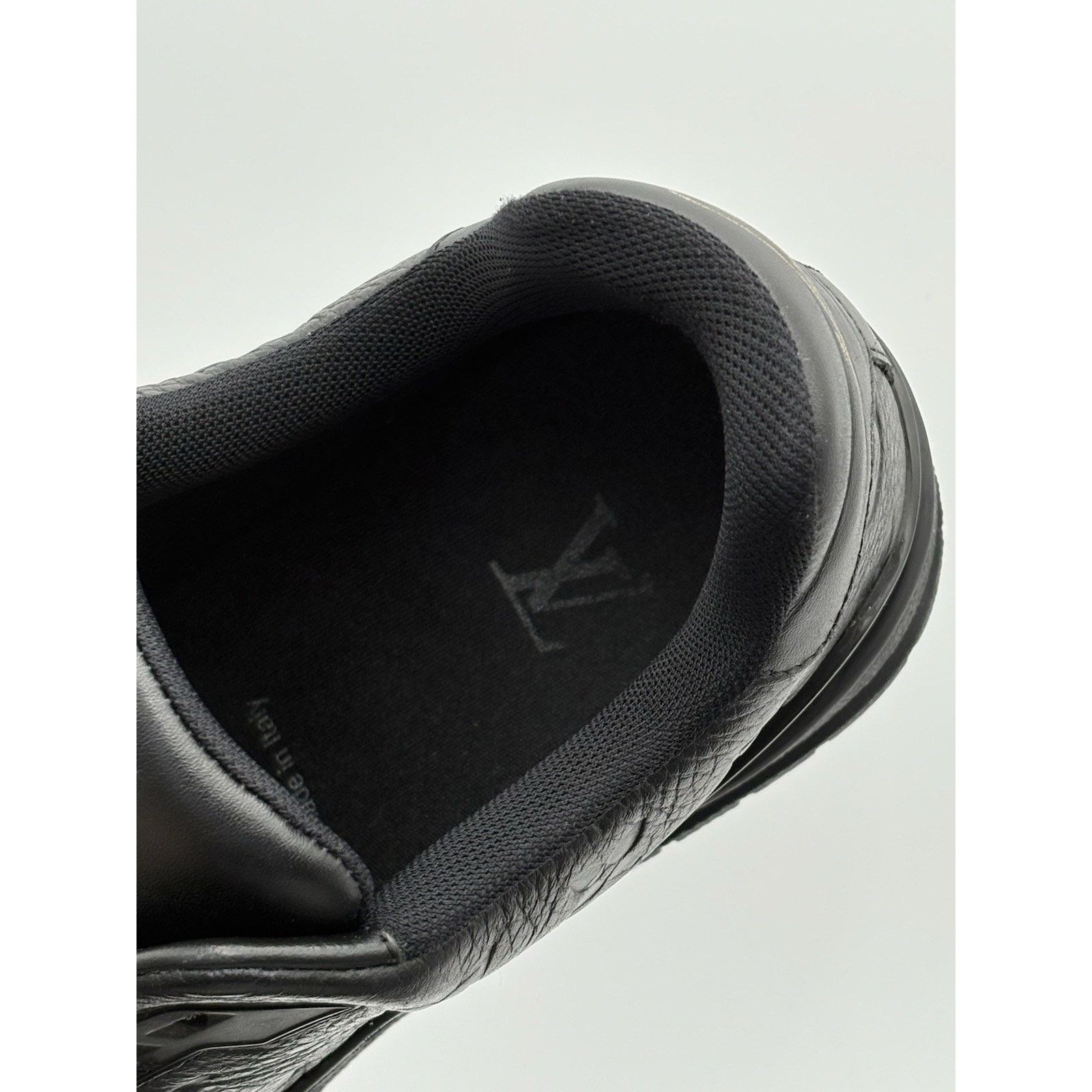 Louis Vuitton (US 7-7.5) Louis Vuitton Trainer ' Black ' | GOOD CONDITION! Size US 7.5 / EU 40-41 - 6 Thumbnail