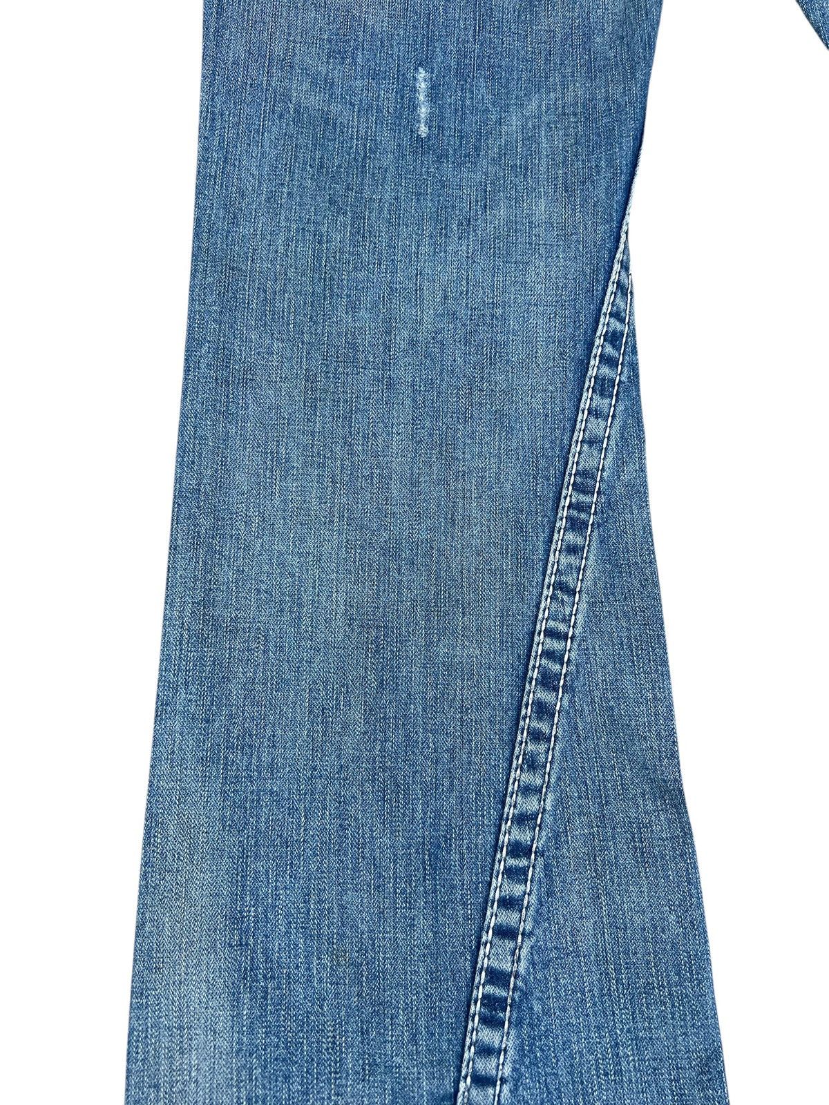 True Religion VTG Y2K True Religion Joey Big T Distress Denim Flare Jeans Size US 30 / EU 46 - 16 Thumbnail