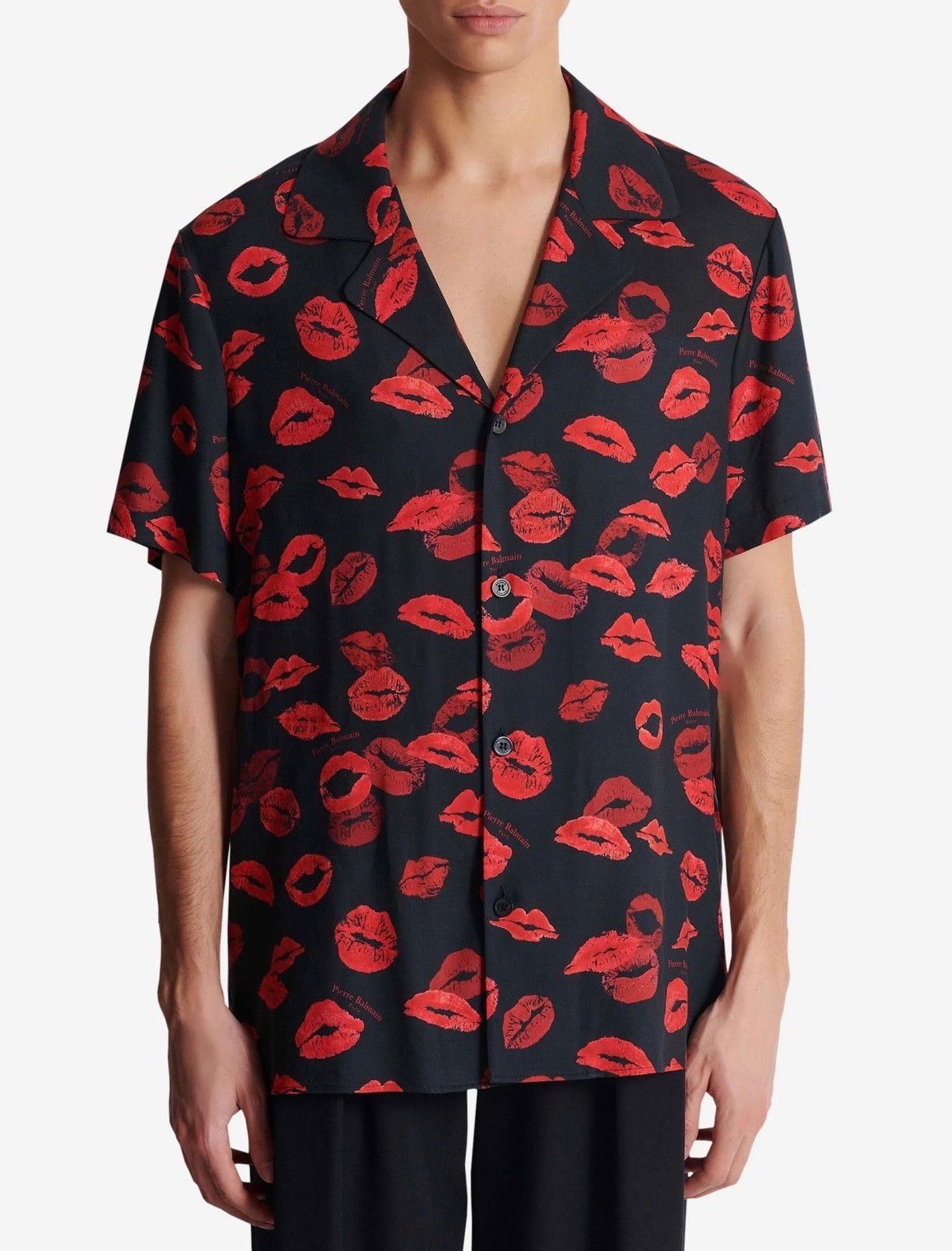 Balmain o1mt1gz0126 All-Over Kiss Print Pyjama Shirt in Black/Red Size US XL / EU 56 / 4 - 2 Thumbnail