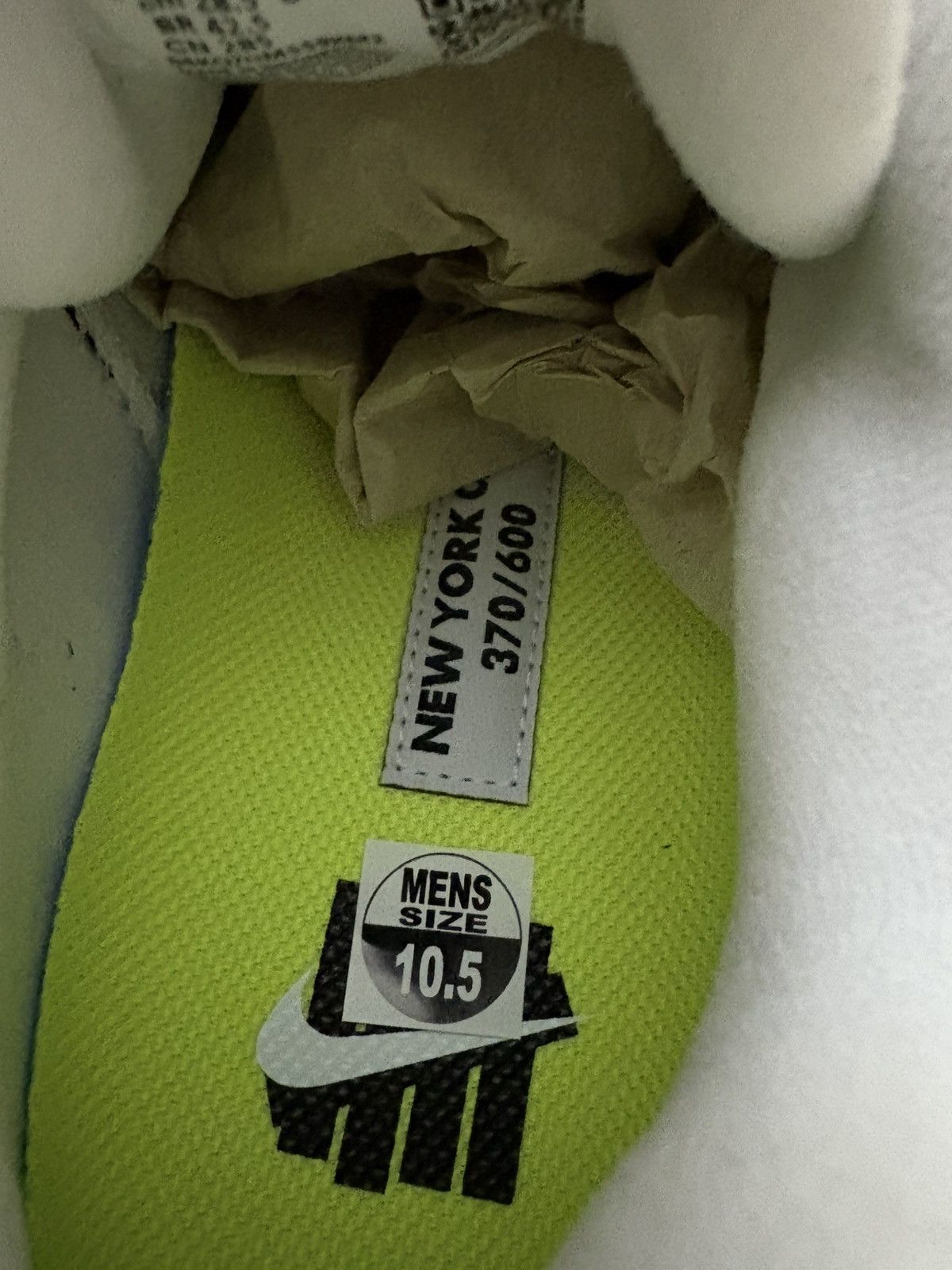 Nike × Undefeated Nike Air Max 95 Undefeated Geo NYC Neon (600 Pairs) Size US 10.5 / EU 43-44 - 8 Thumbnail