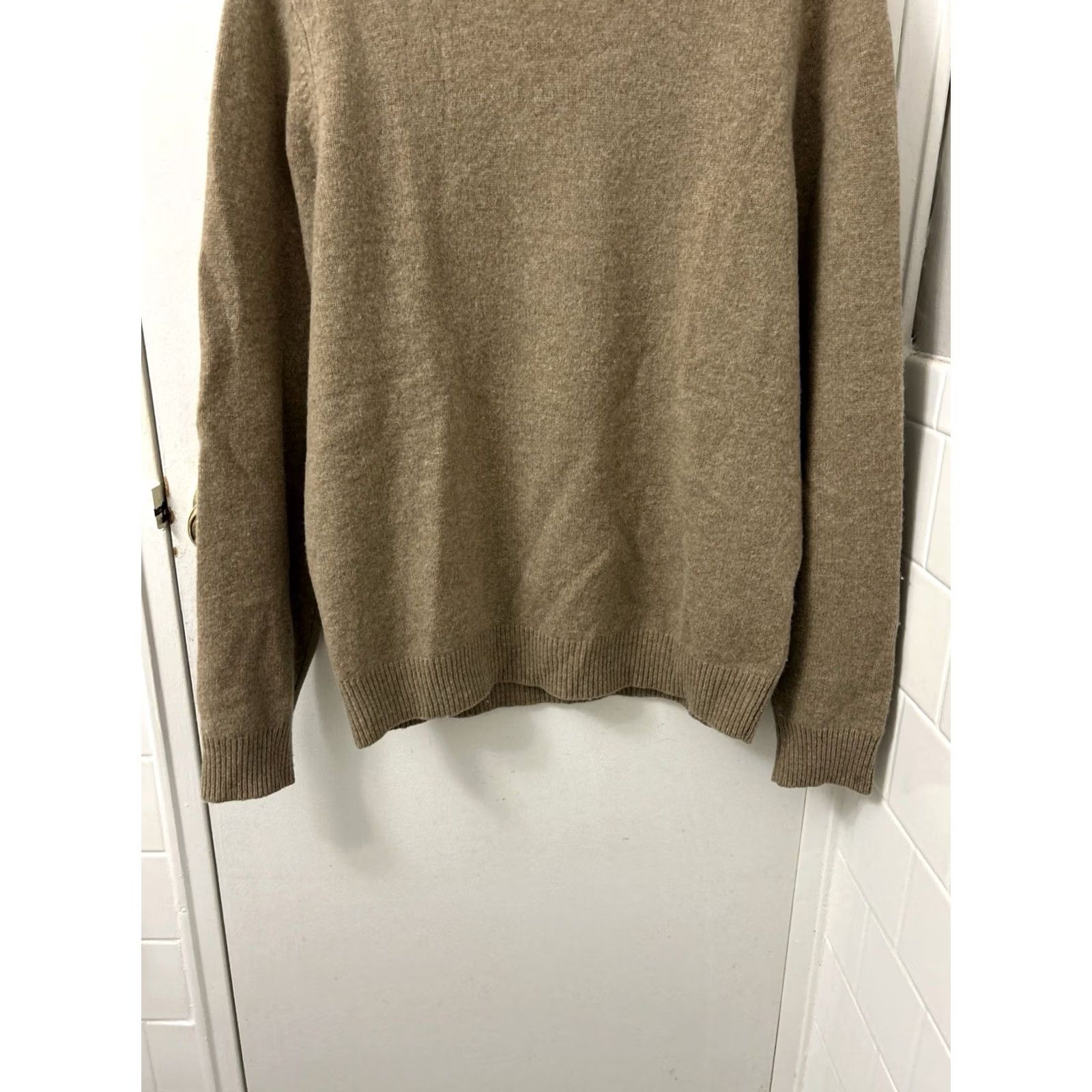 Uniqlo Uniqlo Sweater Mens M Tan Brown 100% Wool Turtleneck Knit Pullover L/S Gallon? Size US M / EU 48-50 / 2 - 3 Thumbnail