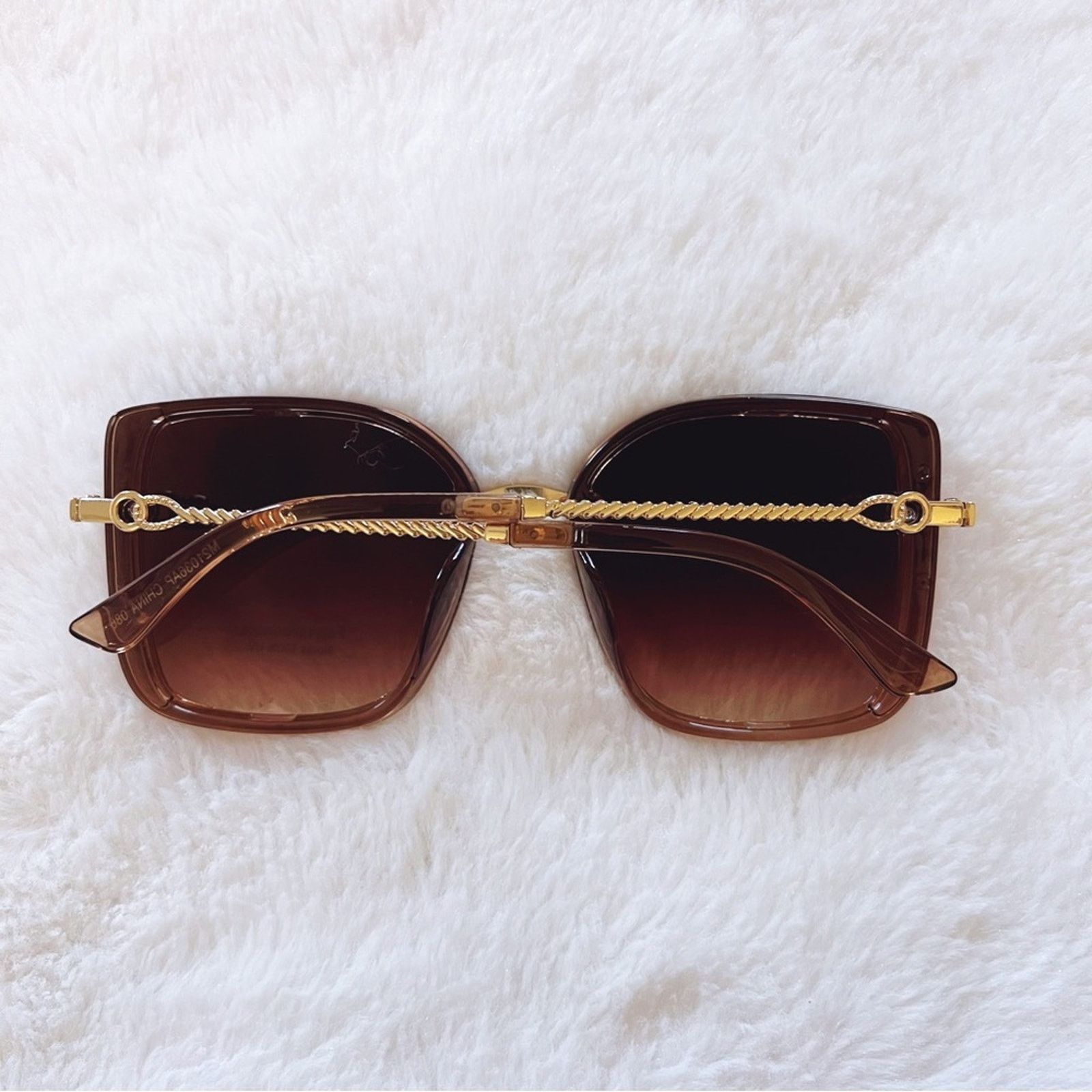 Other Gia Clear Brown Elegant Chain Link Oversized Sunglasses Size ONE SIZE - 10 Thumbnail