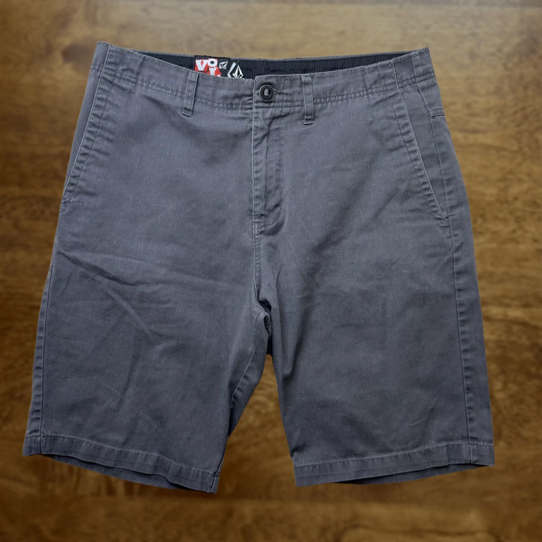 Volcom Volcom Y2K Fairmont 22 Chino Shorts Mens 34 Gray Cotton Flat Front Casual Summer Size US 34 / EU 50 - 1 Thumbnail