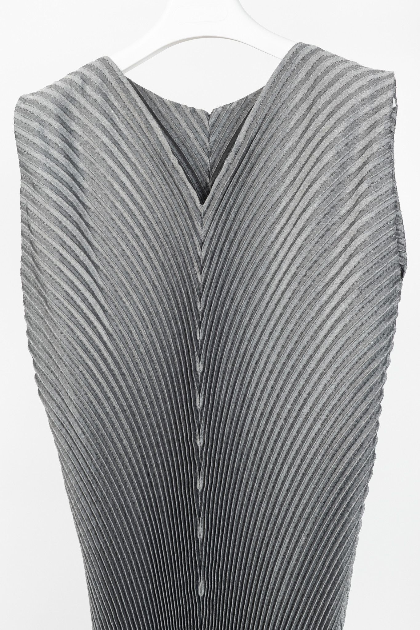 Issey Miyake Issey Miyake Metallic Silver Pleated Sleeveless Maxi Dress Size XL / US 12-14 / IT 48-50 - 3 Thumbnail