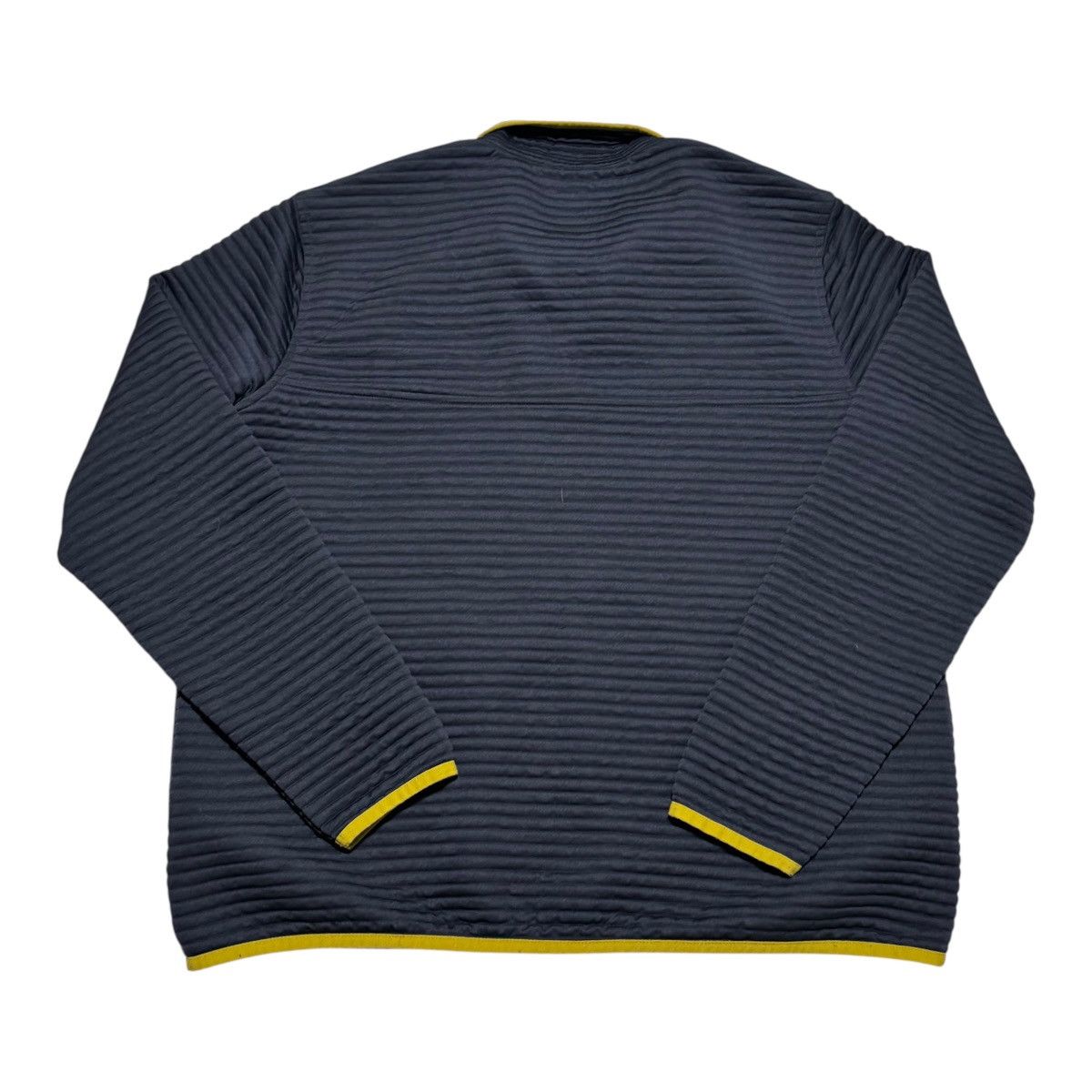 L.L. Bean L.L. Bean Airlight Slightly Fitted Navy Lime Men's Large Size US L / EU 52-54 / 3 - 3 Thumbnail