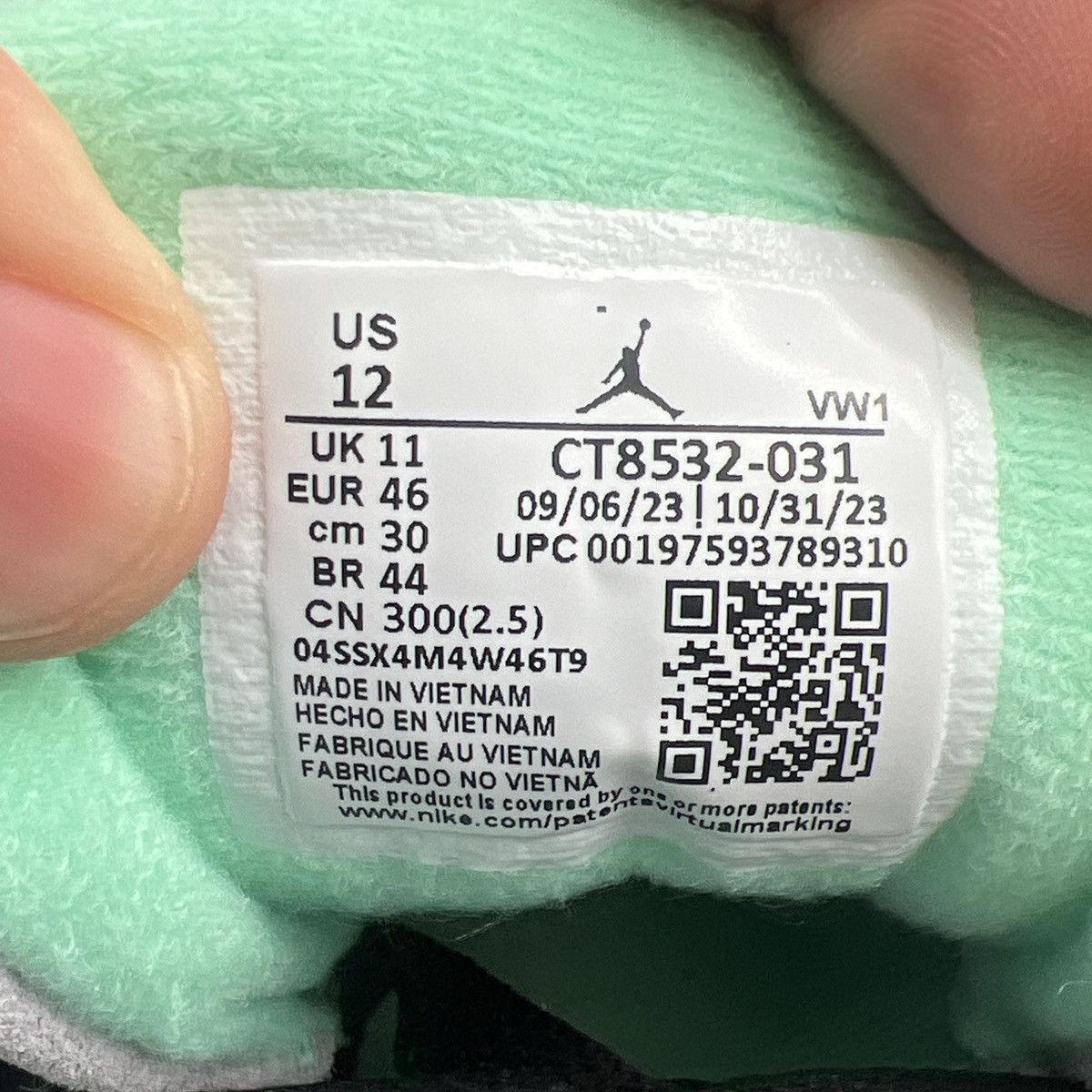 Jordan Brand Air Jordan 3 green glow Size US 12 / EU 45 - 9 Thumbnail
