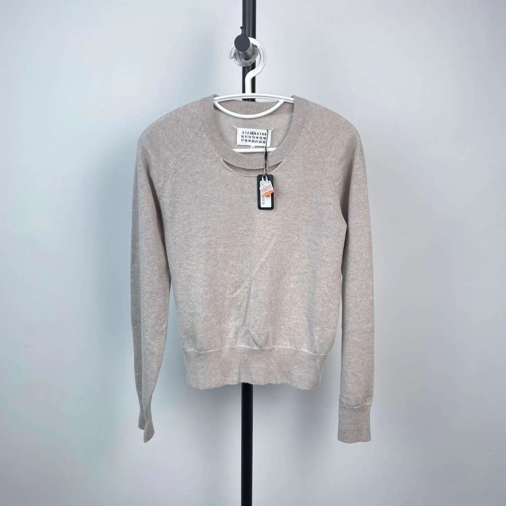 Maison Margiela Maison Margiela cashmere sweater XS gray 98 new Size XS / US 0-2 / IT 36-38 - 1 Thumbnail