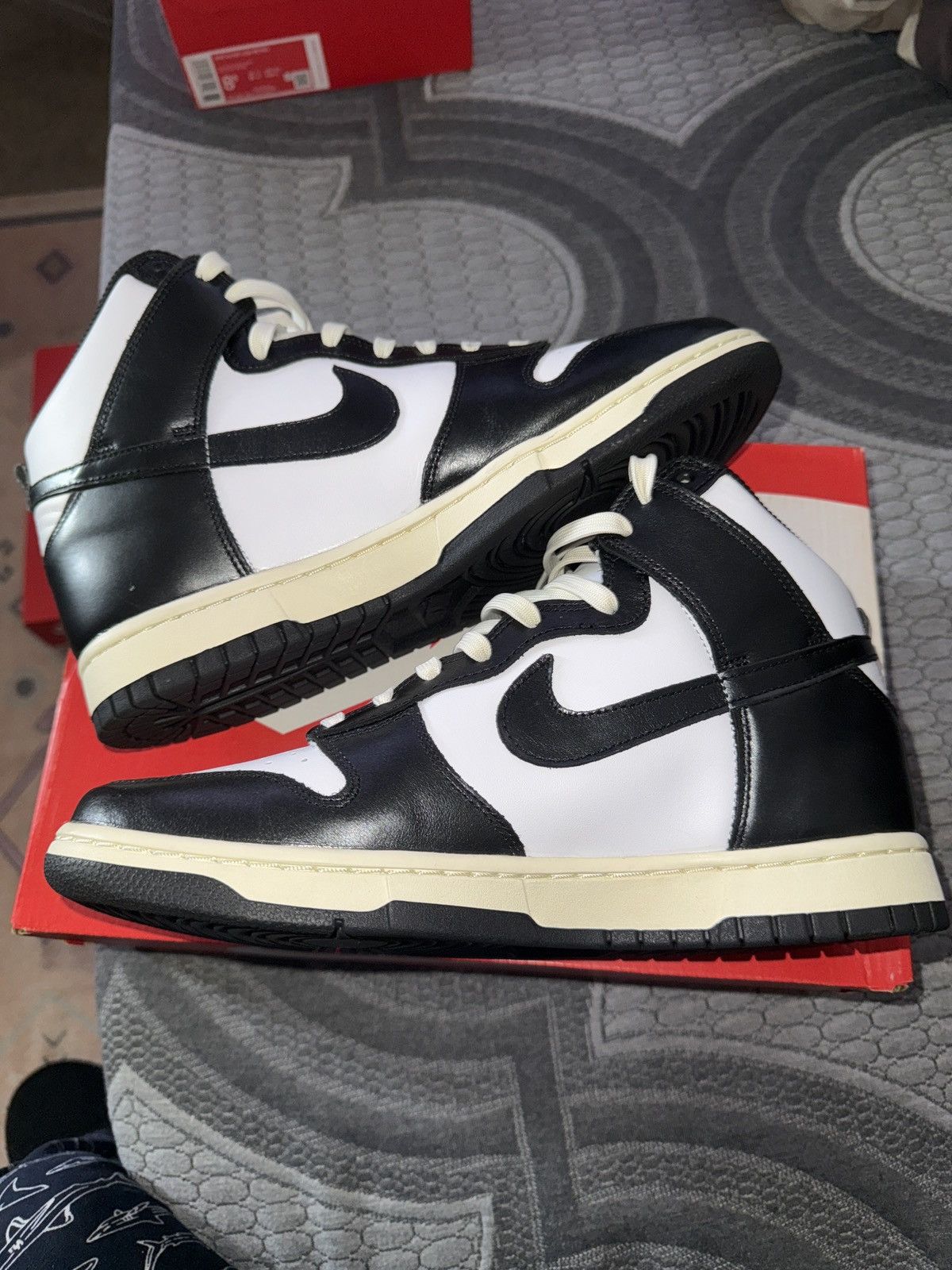 Nike W Nike Dunk HIGH vintage Panda Size US 9 / EU 42 - 2 Thumbnail