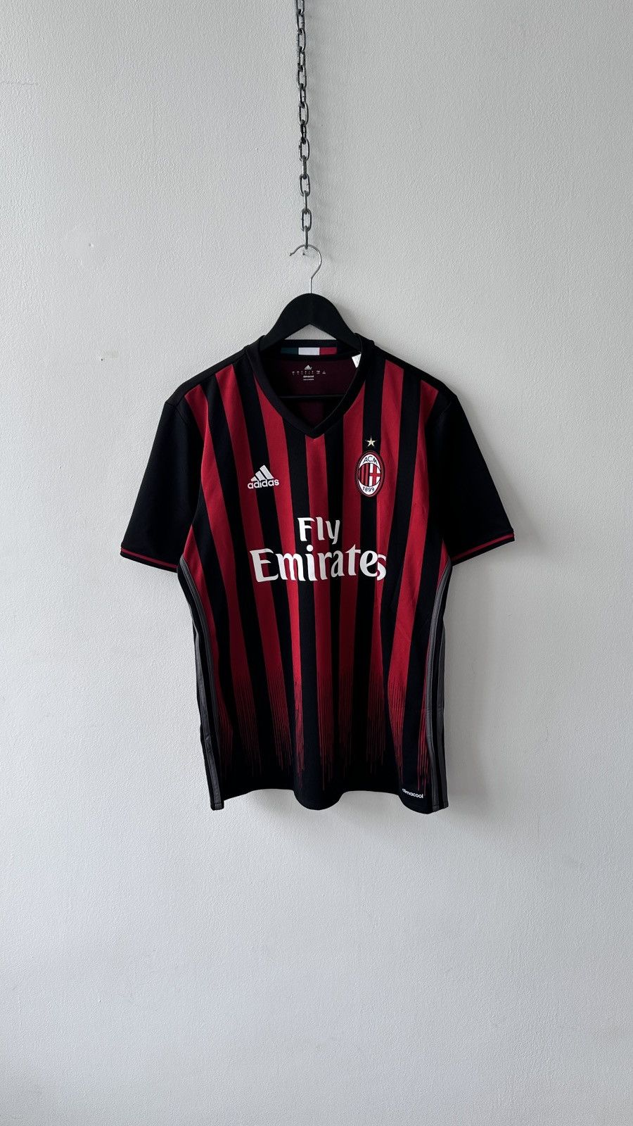 Adidas AC Milan 2016-17 Home Football Shirt Jersey Adidas Size L Size US L / EU 52-54 / 3 - 1 Thumbnail