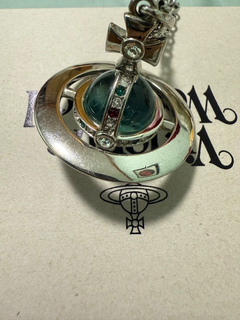 Vivienne Westwood Mint Green Orb Necklace - dmc