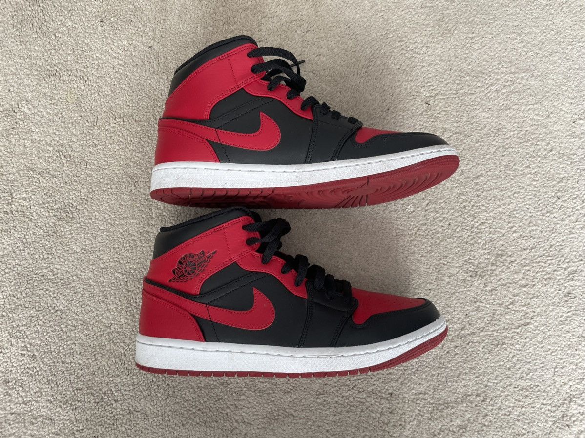 Jordan Brand Nike Air Jordan 1 Mid Banned (2020) Size US 9.5 / EU 42-43 - 4 Thumbnail