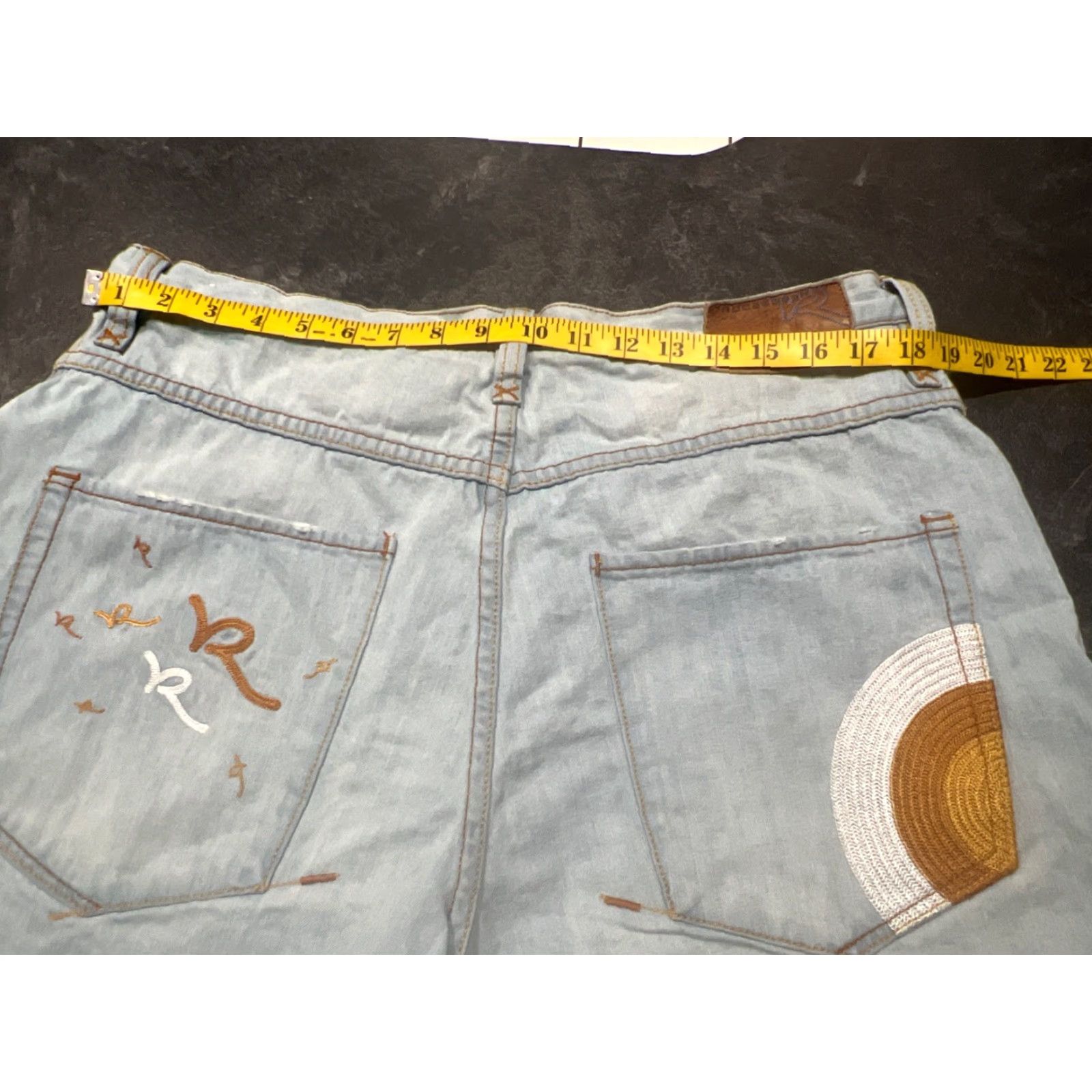 Rocawear VINTAGE Rocawear Bermuda Shorts Mens 38 Light Denim Baggy 90s Grunge Blue Cotton Polyester Embroidered Casual Mens Size US 38 / EU 54 - 7 Thumbnail