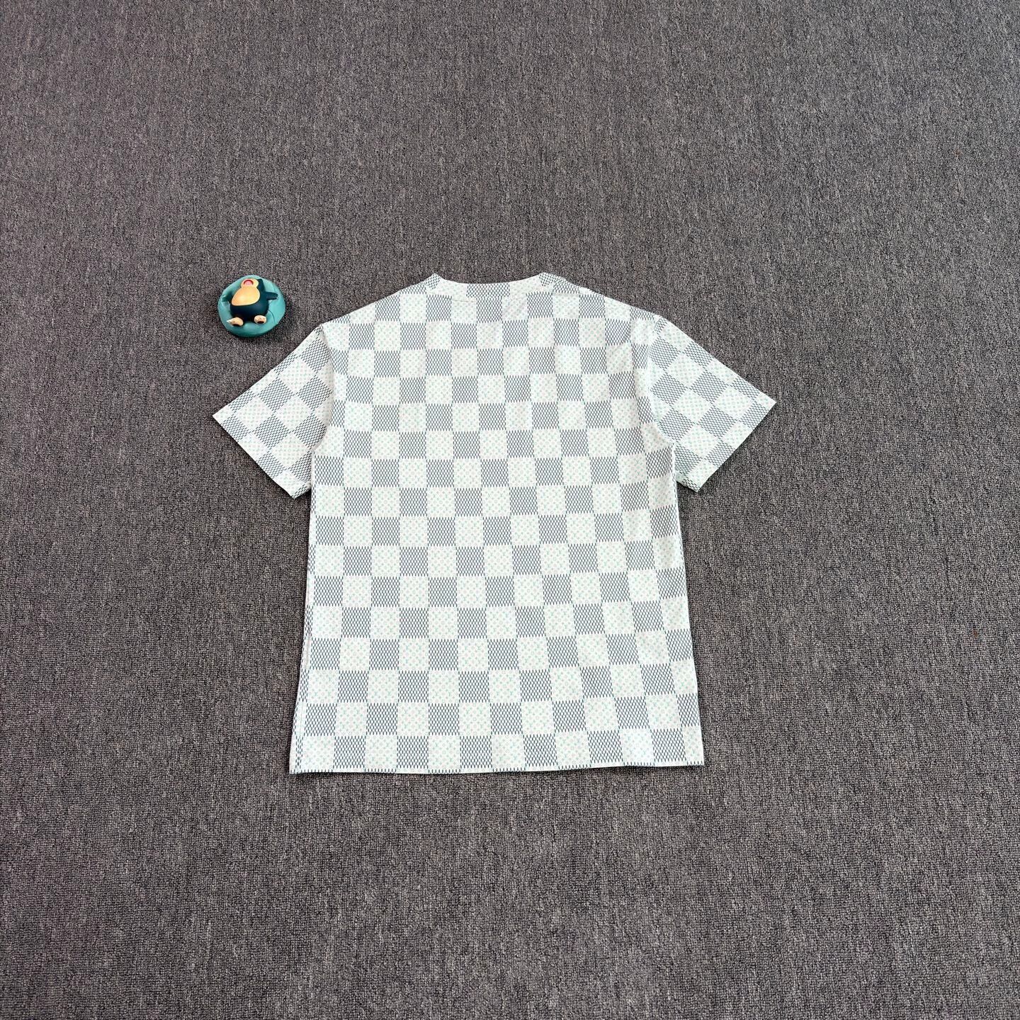 Louis Vuitton LV Damier All Over White Green Short Sleeve Tee S Size US S / EU 44-46 / 1 - 2 Thumbnail