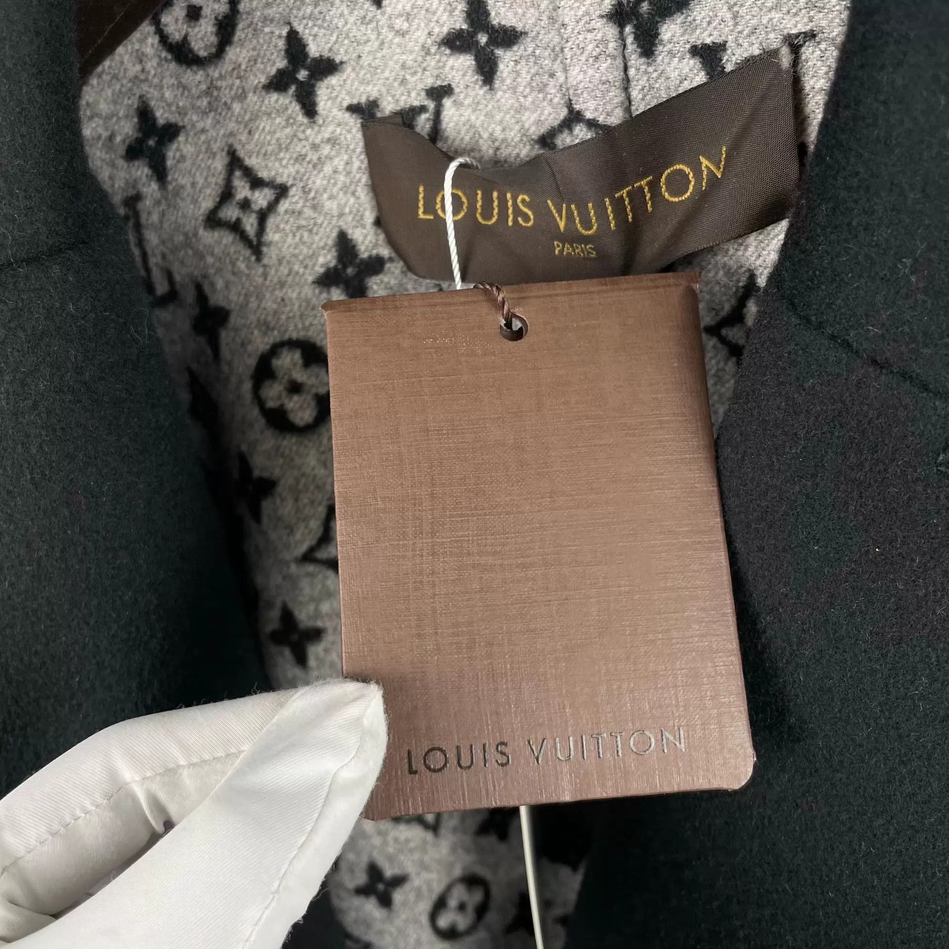 Louis Vuitton LV Black WoolCoat Full Print Lining New Tags 40 Size M / US 6-8 / IT 42-44 - 3 Thumbnail